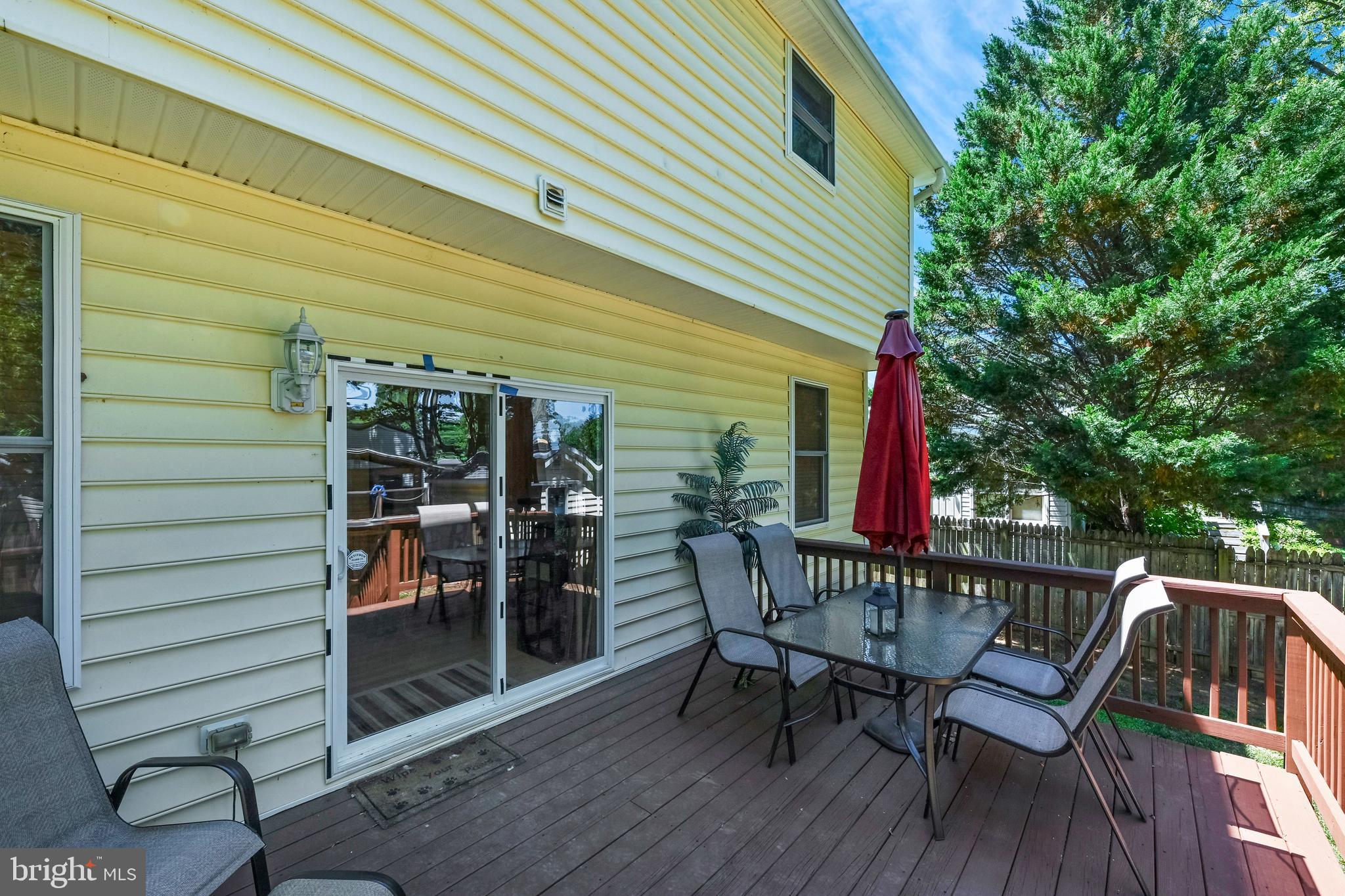 WOODLAND BEACH - Residential