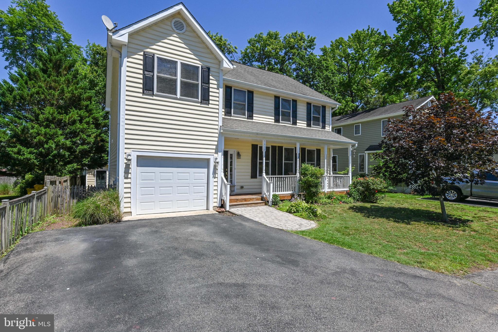 WOODLAND BEACH - Residential