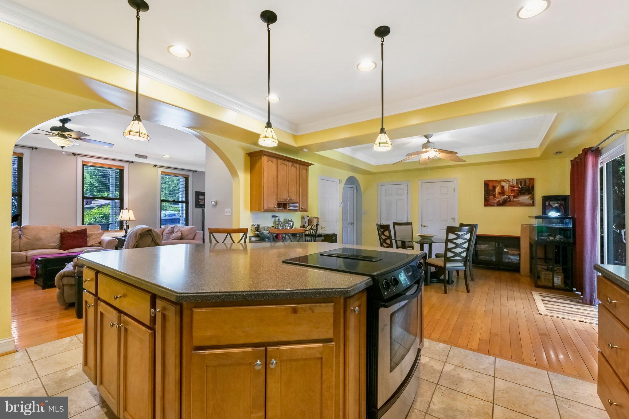 WOODLAND BEACH - Residential