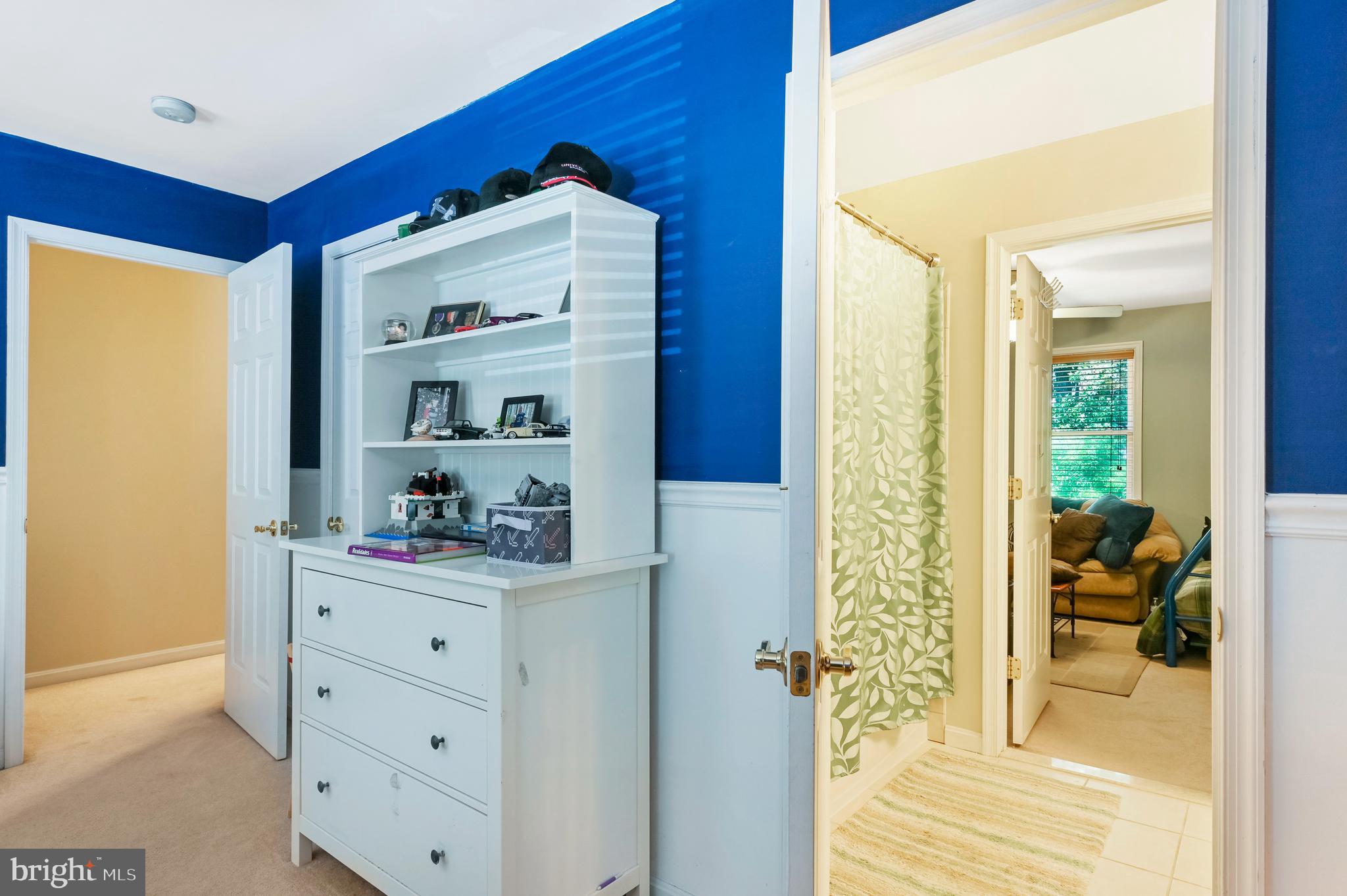 WOODLAND BEACH - Residential