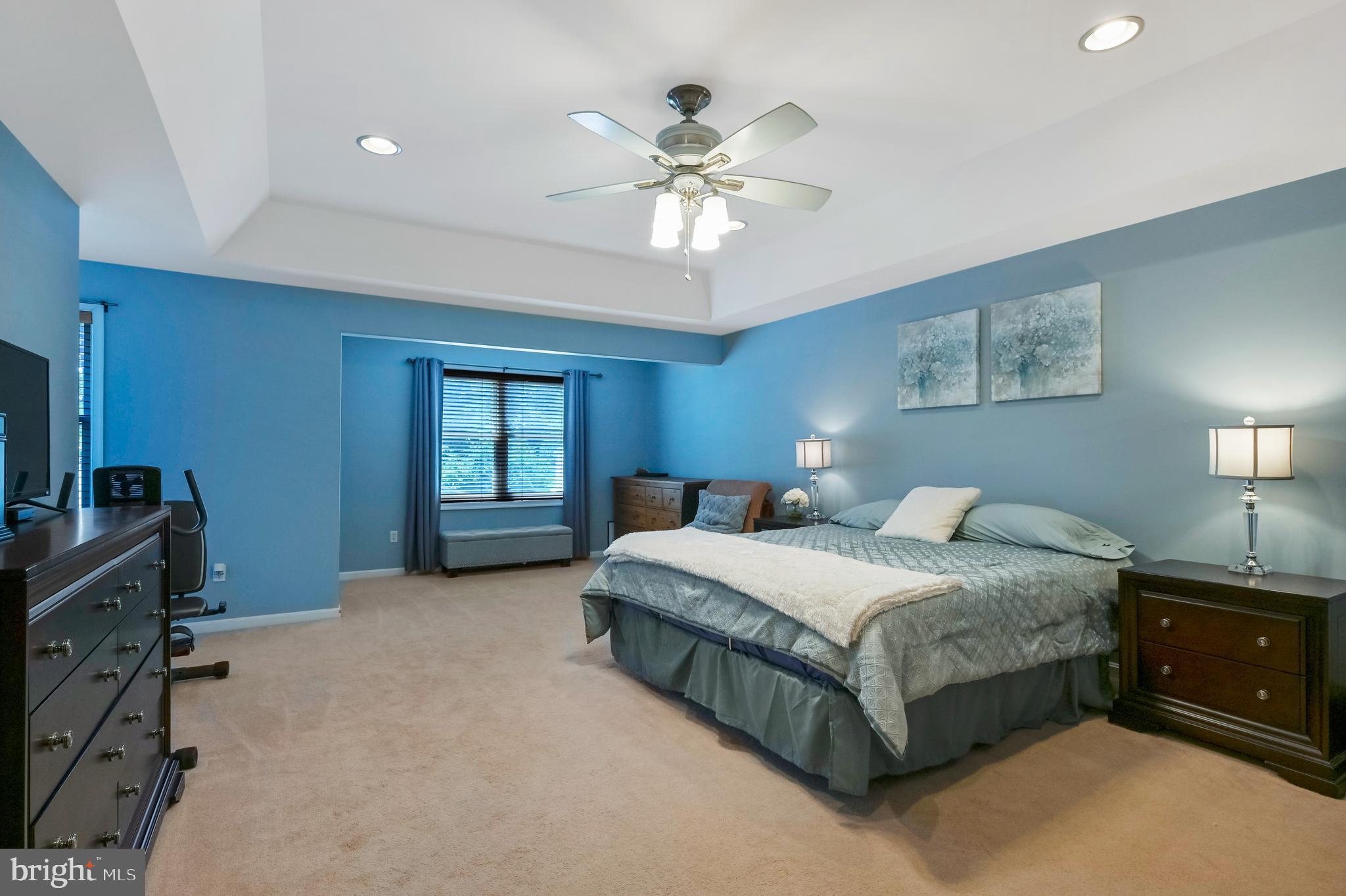 WOODLAND BEACH - Residential