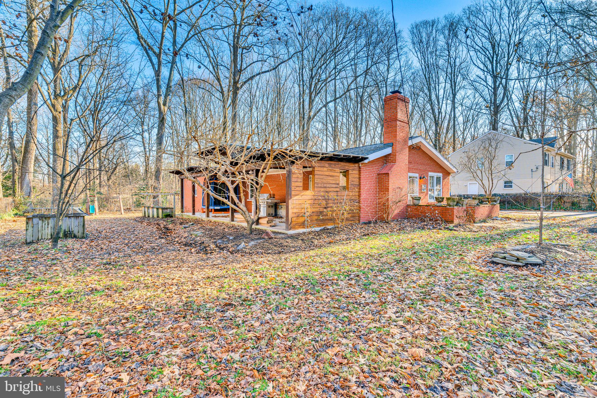 LOUIS L LEE - Residential Lease