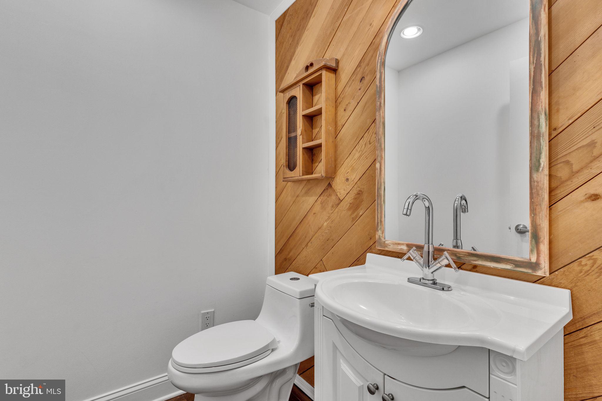 LOUIS L LEE - Residential Lease