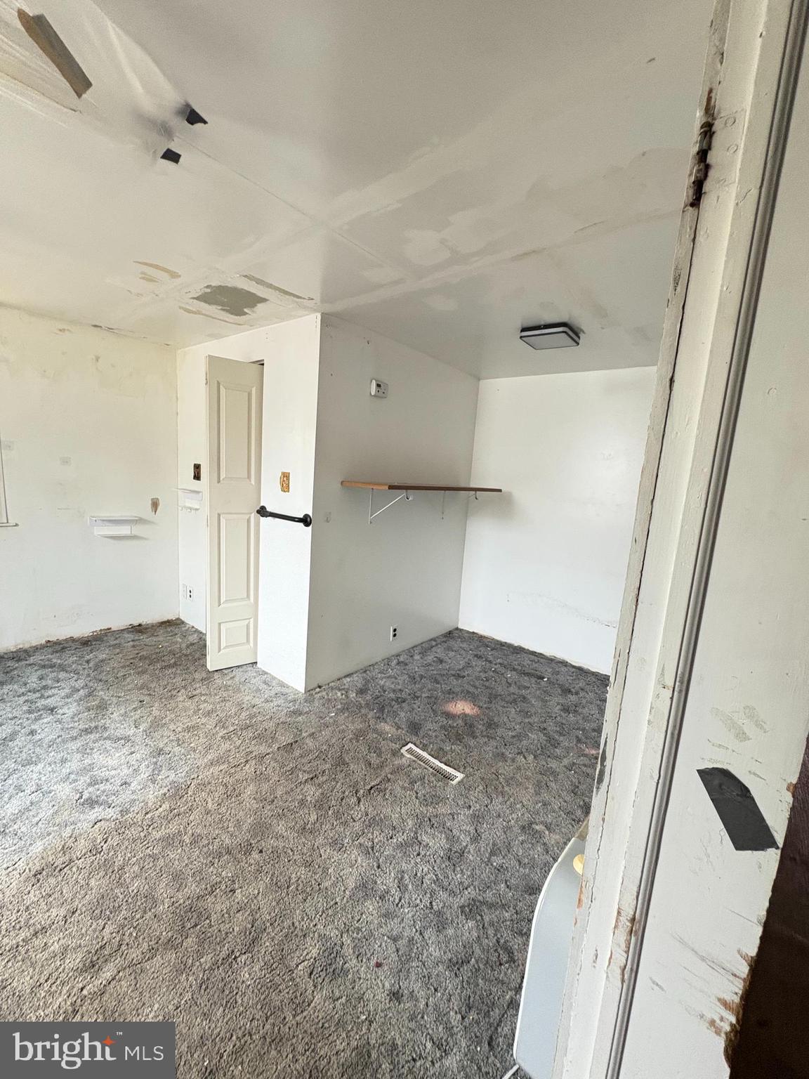 LESTER - Residential