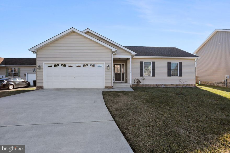 This 3 bed 2 bath Rancher has an open floor plan, partially finished basement with a family room and built in bar. 2 car garage, Deck and  nice sized, fenced-in back yard!