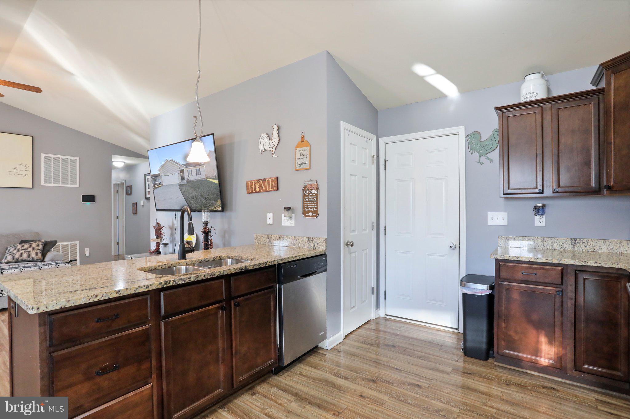 RED HILL - Residential