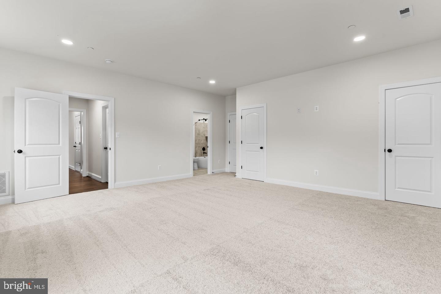 MEADOWS AT TOWN RUN - Residential