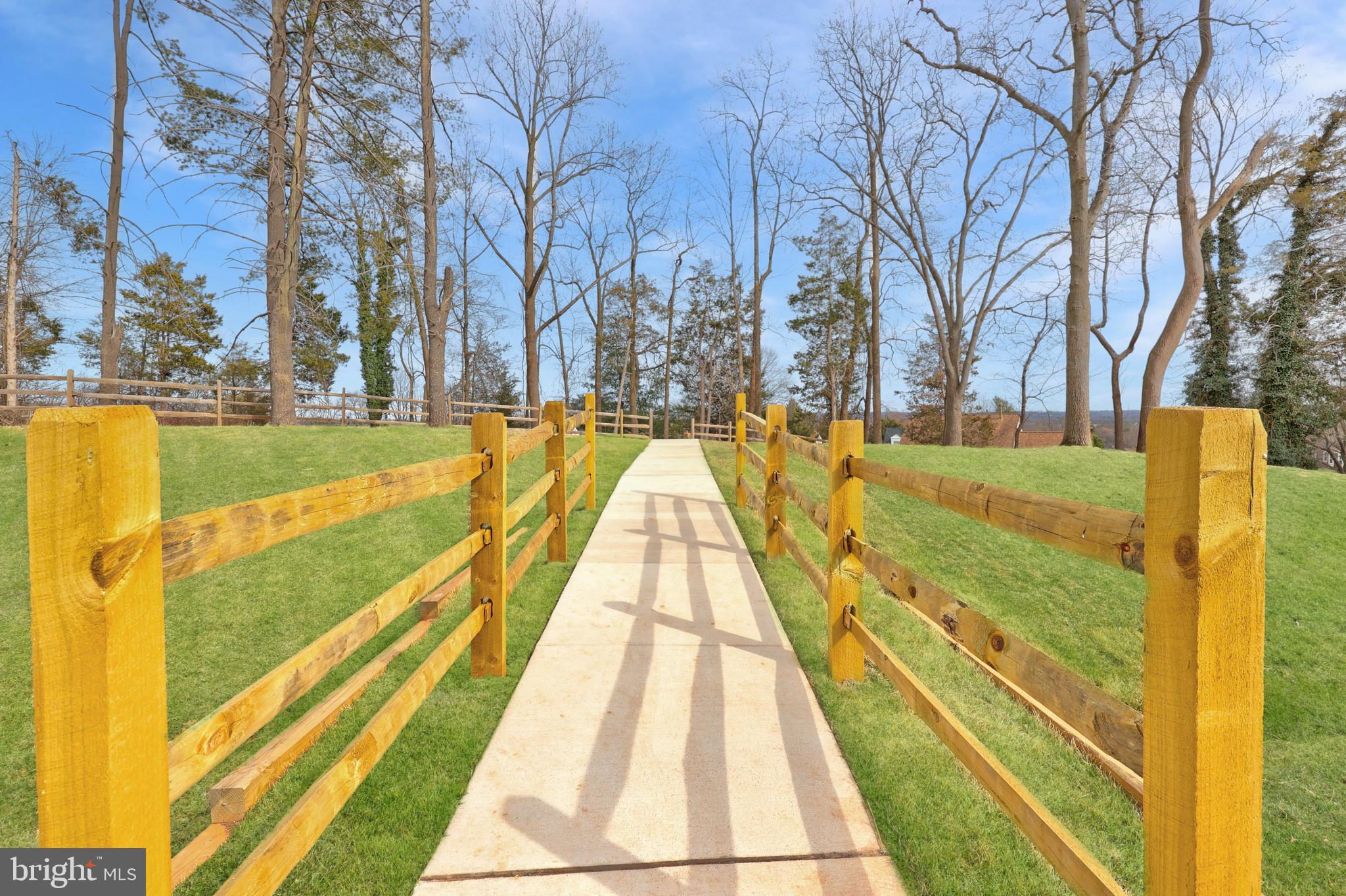 MONTEBELLO - Residential