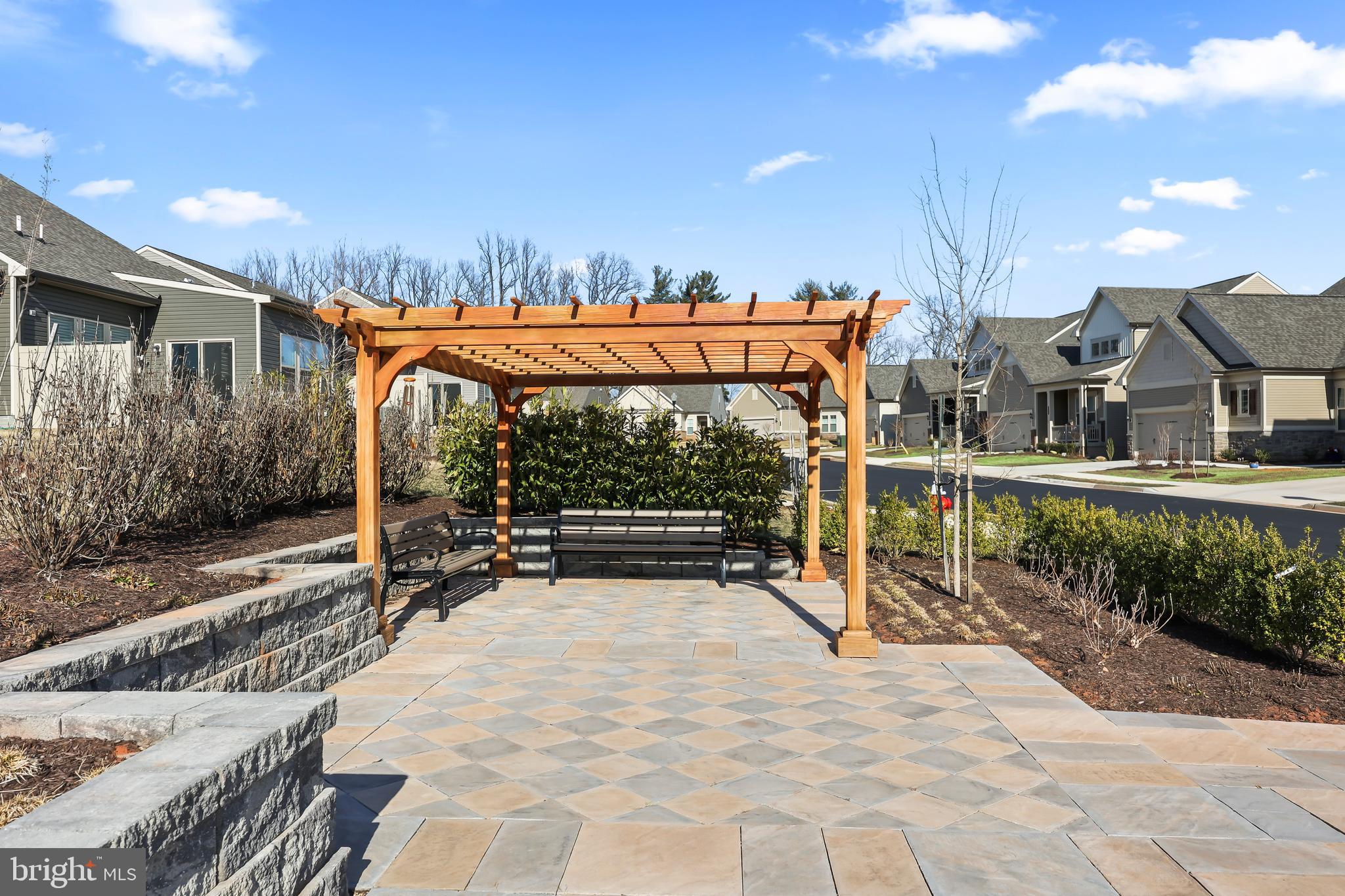 MONTEBELLO - Residential