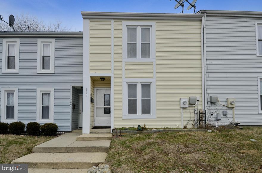 WELCOME TO THIS LOVELY AND SPACIOUS TOWNHOME SITUATED IN MINERAL SPRINGS VILLAGE. THIS TOWNHOME FEATURES THREE LARGE BEDROOMS AND 1.5 BATH. HUGE BACKYARD WITH PATIO AND SHED FOR ADDITIONAL STORAGE. CONVENIENTLY LOCATED CLOSE TO PUBLIC TRANSPORTATION, SHOPPPING, RESTAURANTS & MUCH MORE. ***OPEN HOUSE SUNDAY JANUARY 22nd FROM 1-4***