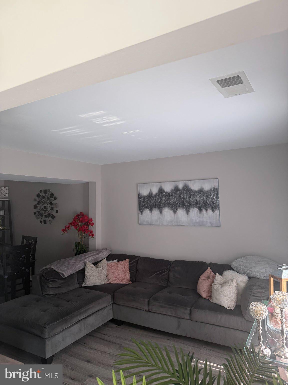2729 RED LION PLACE