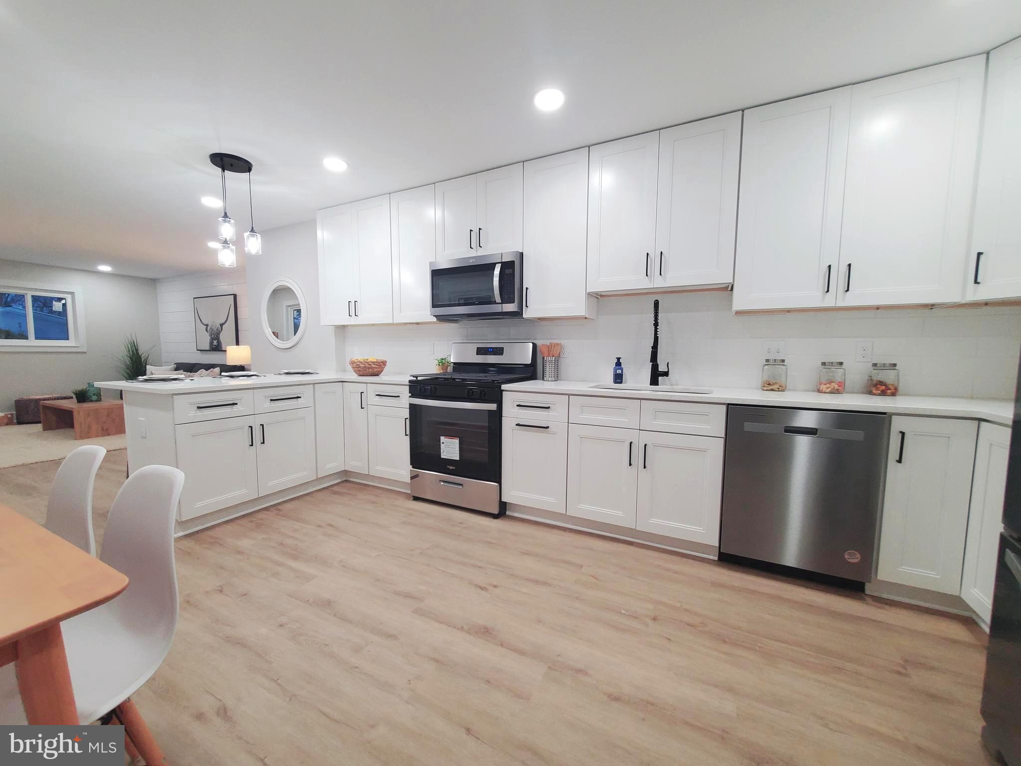 WAKEFIELD MEADOWS - Residential