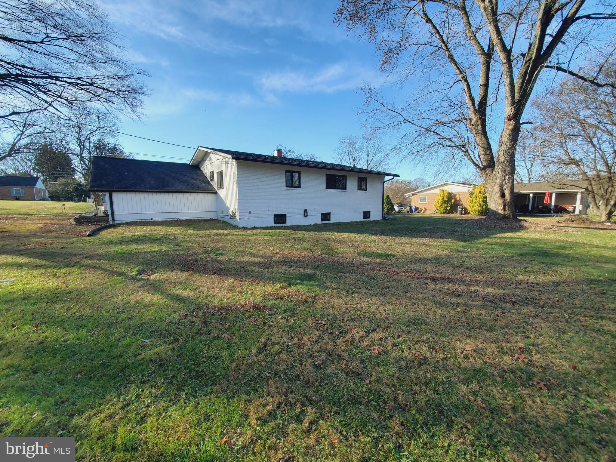 WAKEFIELD MEADOWS - Residential