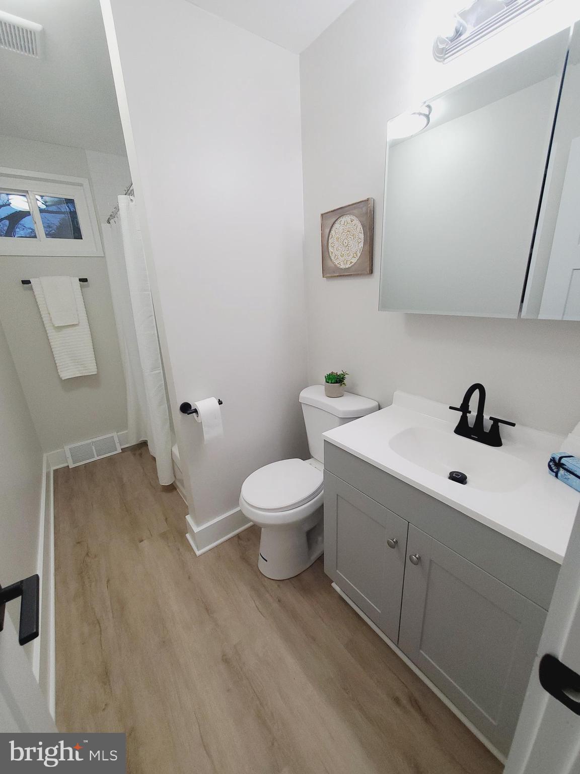 WAKEFIELD MEADOWS - Residential