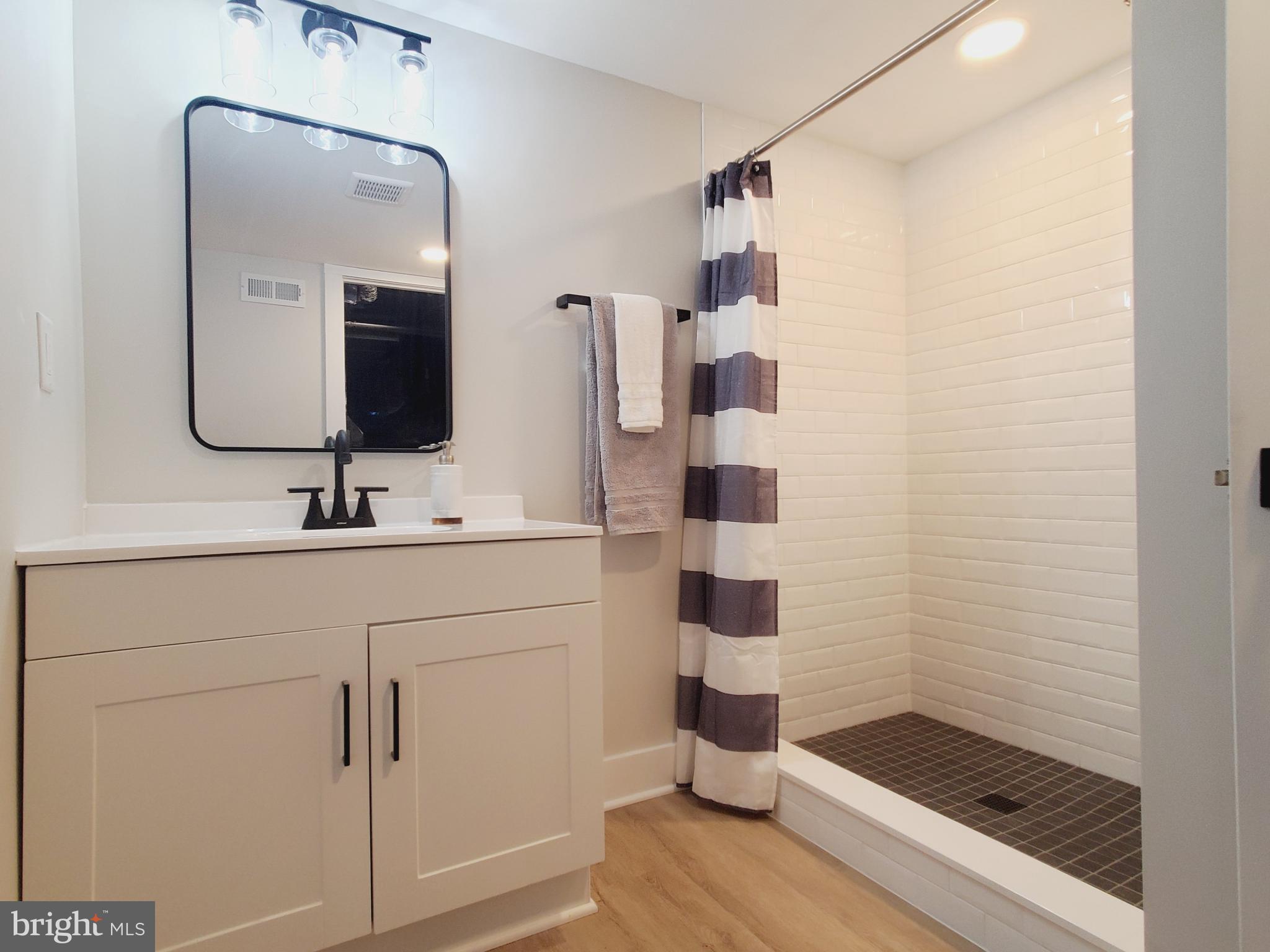 WAKEFIELD MEADOWS - Residential