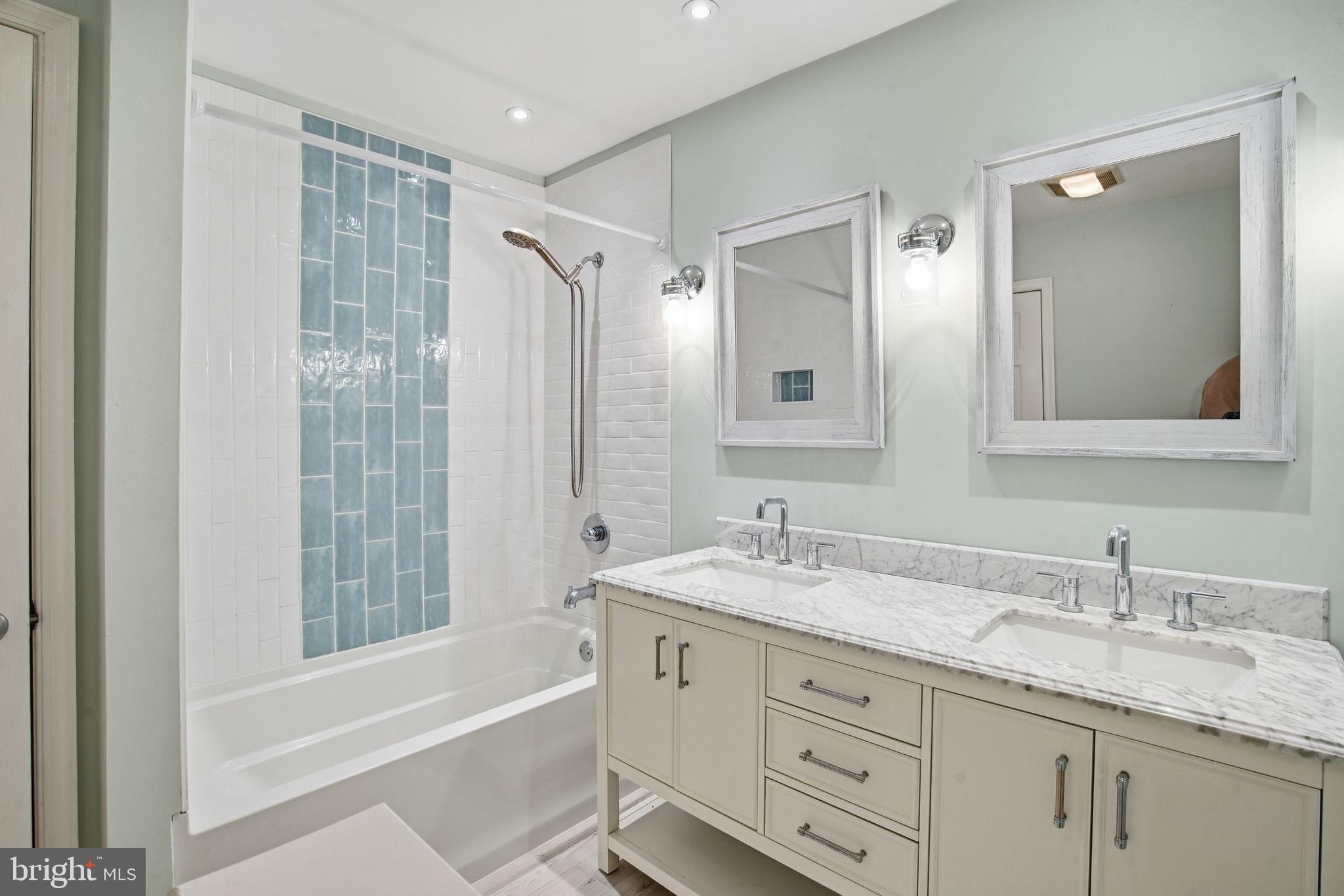 MALLARD RUN - Residential