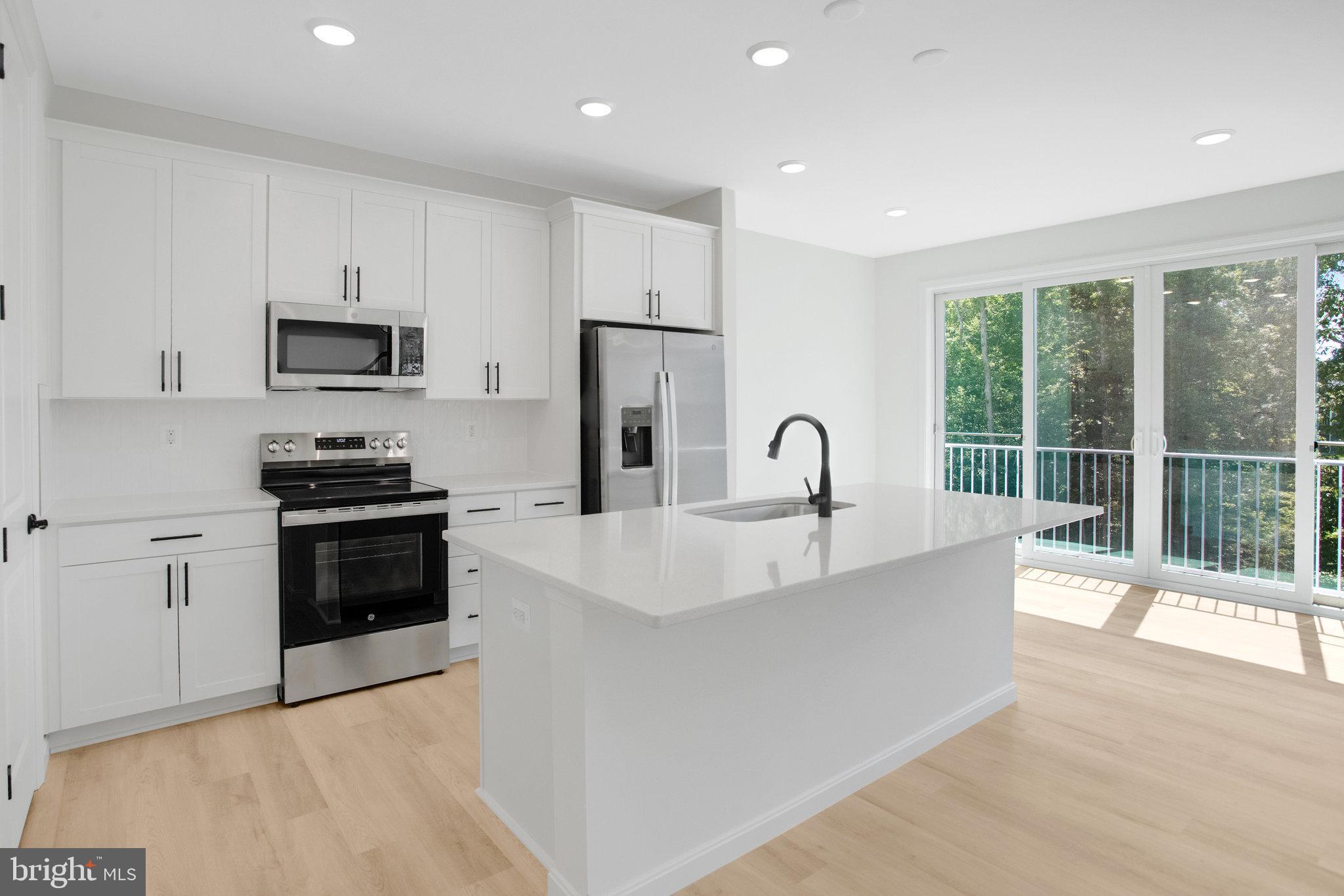 WILDERNESS SHORES - Residential