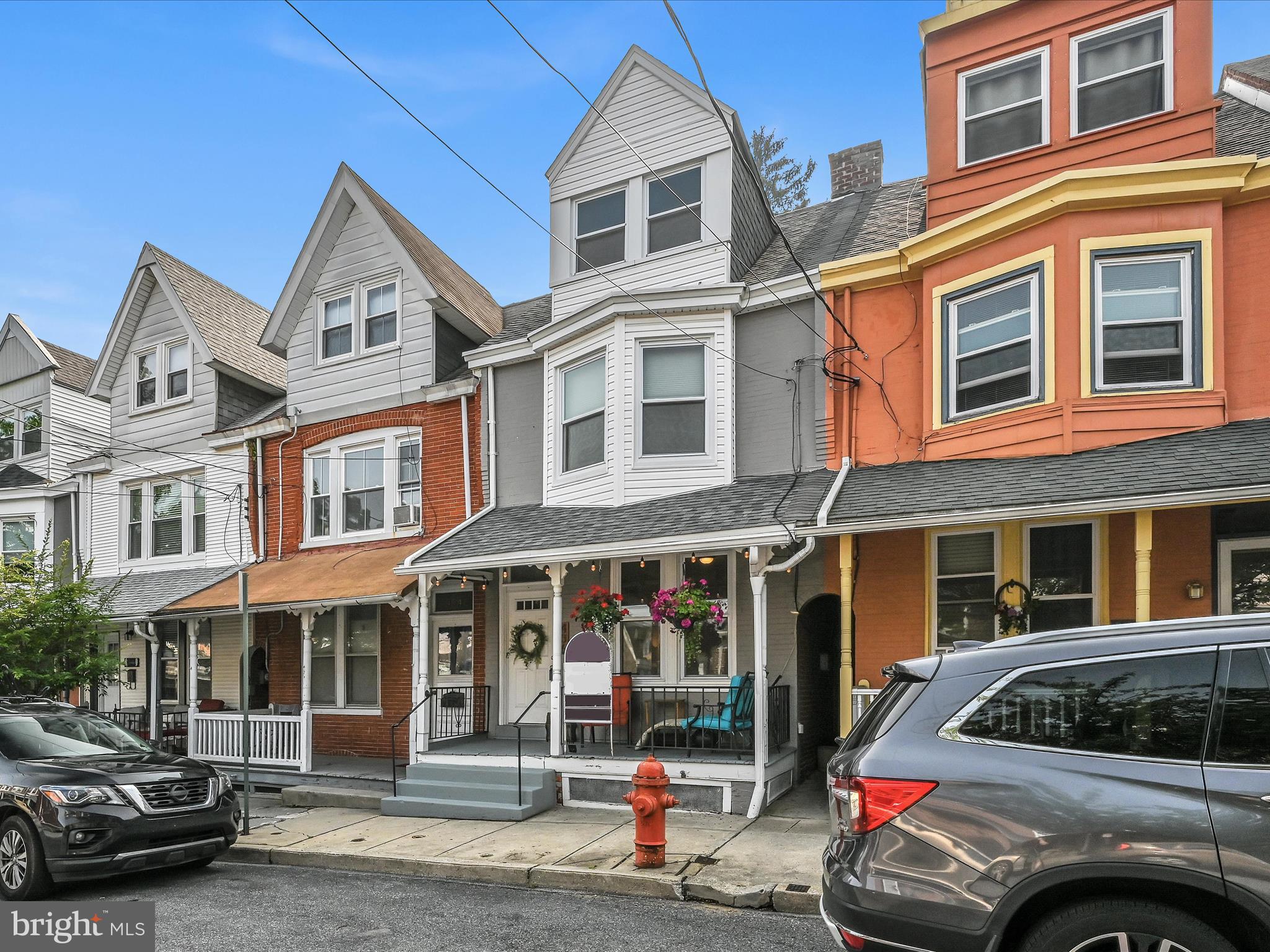 CHESTNUT HILL - Residential