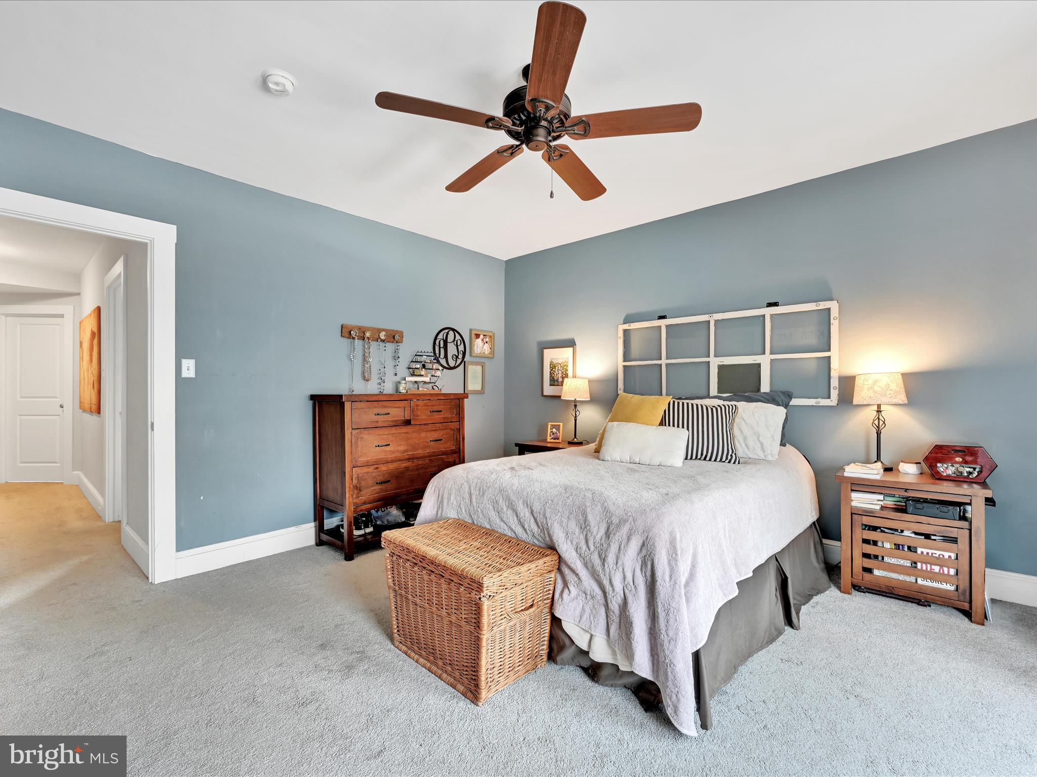 CHESTNUT HILL - Residential