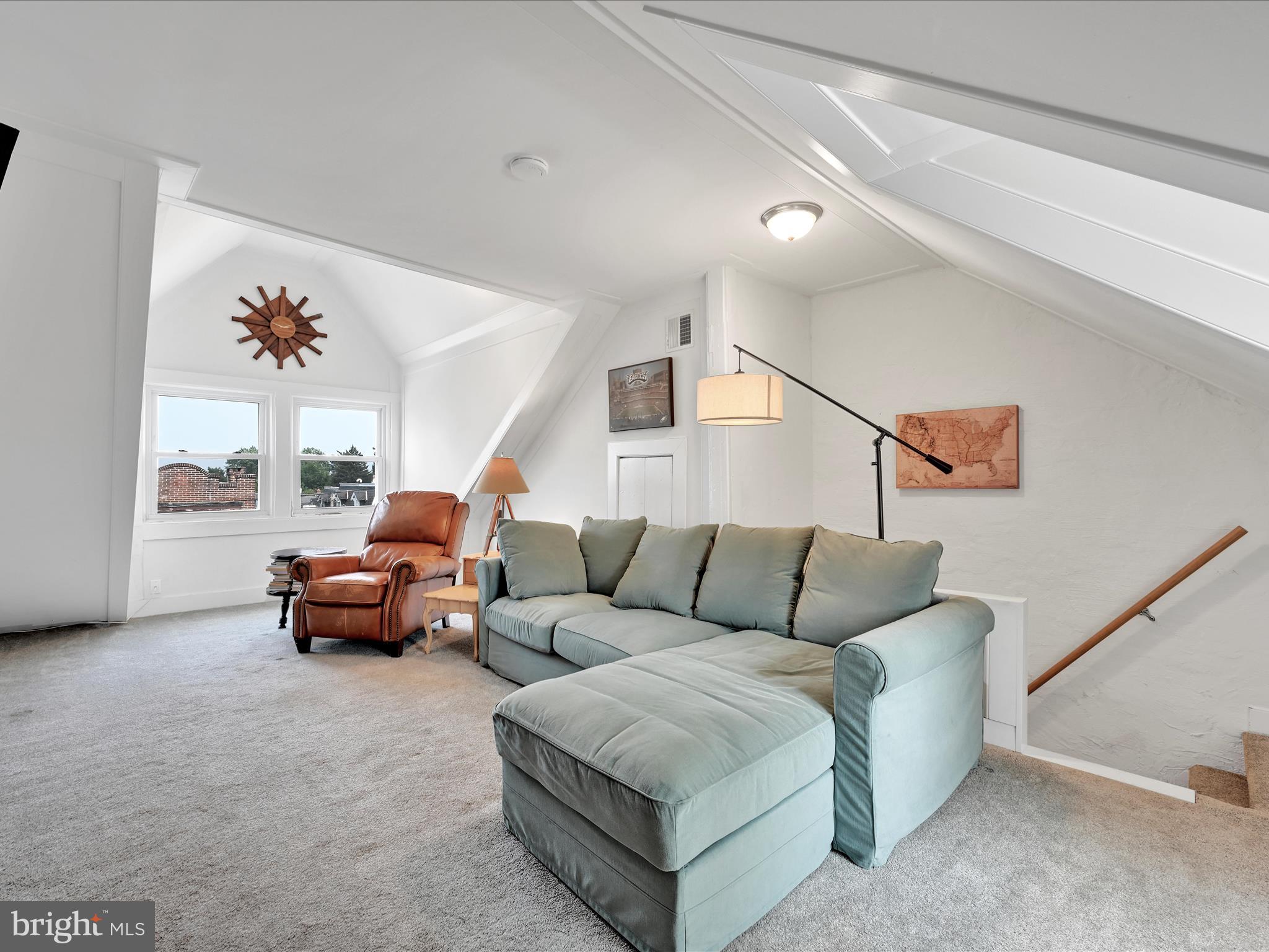 CHESTNUT HILL - Residential