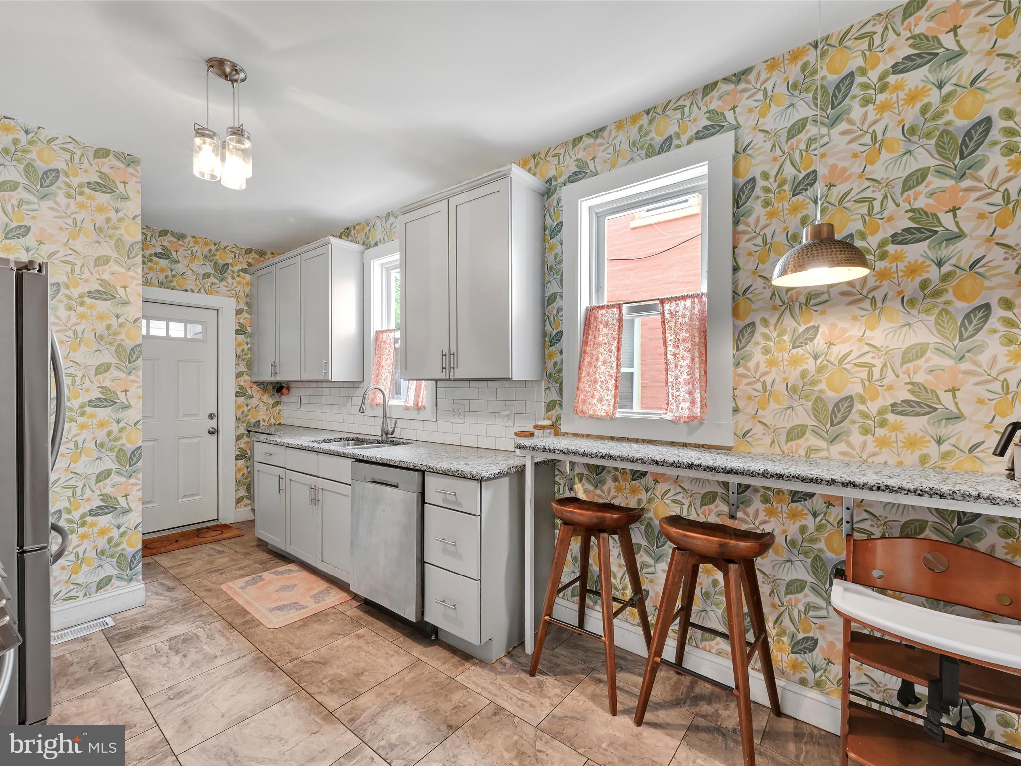 CHESTNUT HILL - Residential