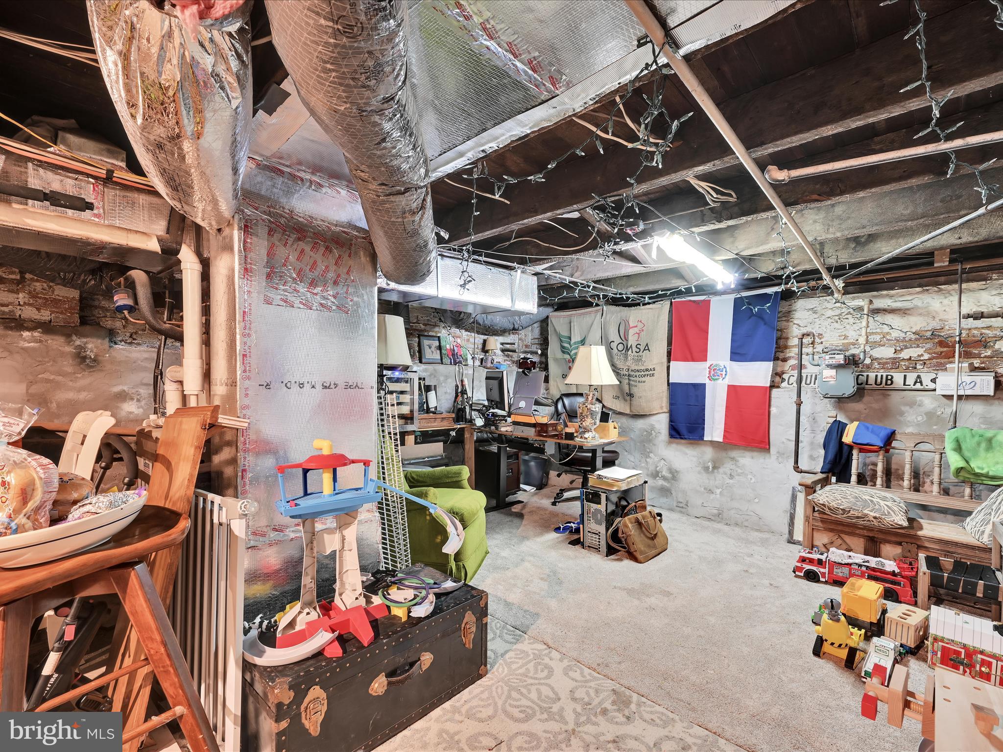 CHESTNUT HILL - Residential