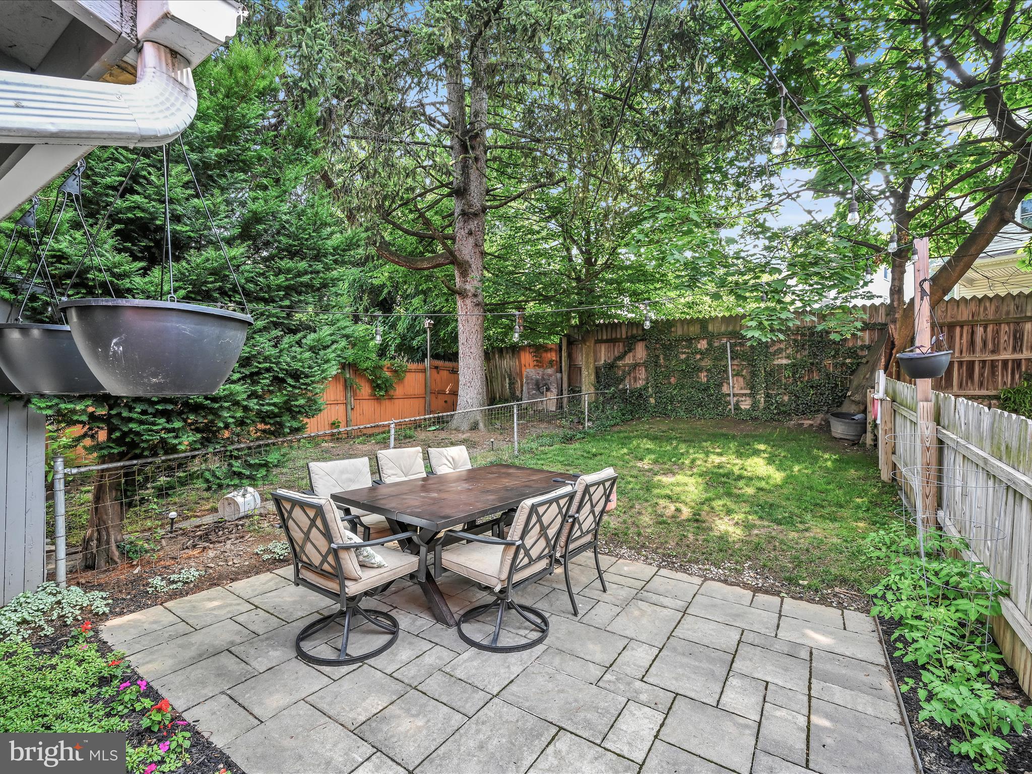 CHESTNUT HILL - Residential