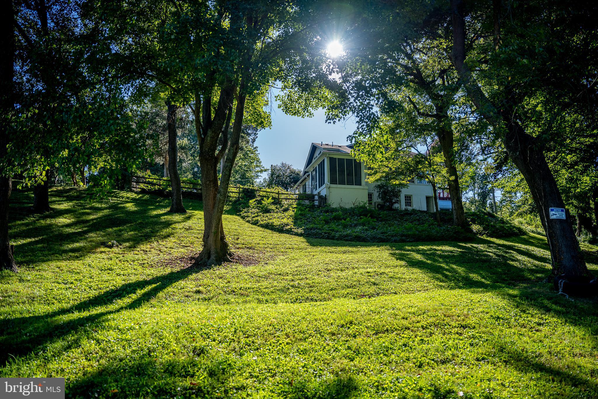 WELLINGTON VILLA - Residential Lease