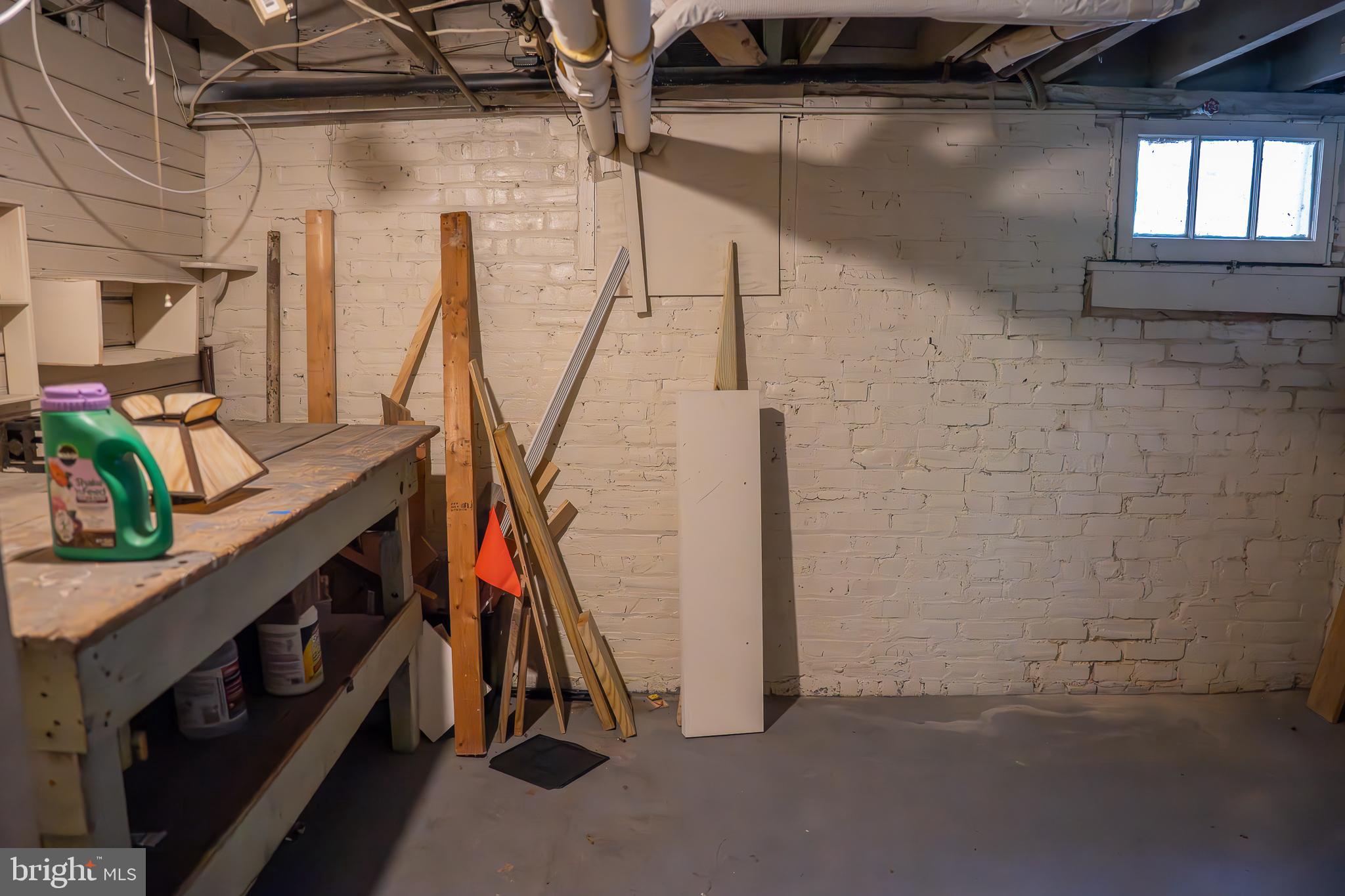 WELLINGTON VILLA - Residential Lease