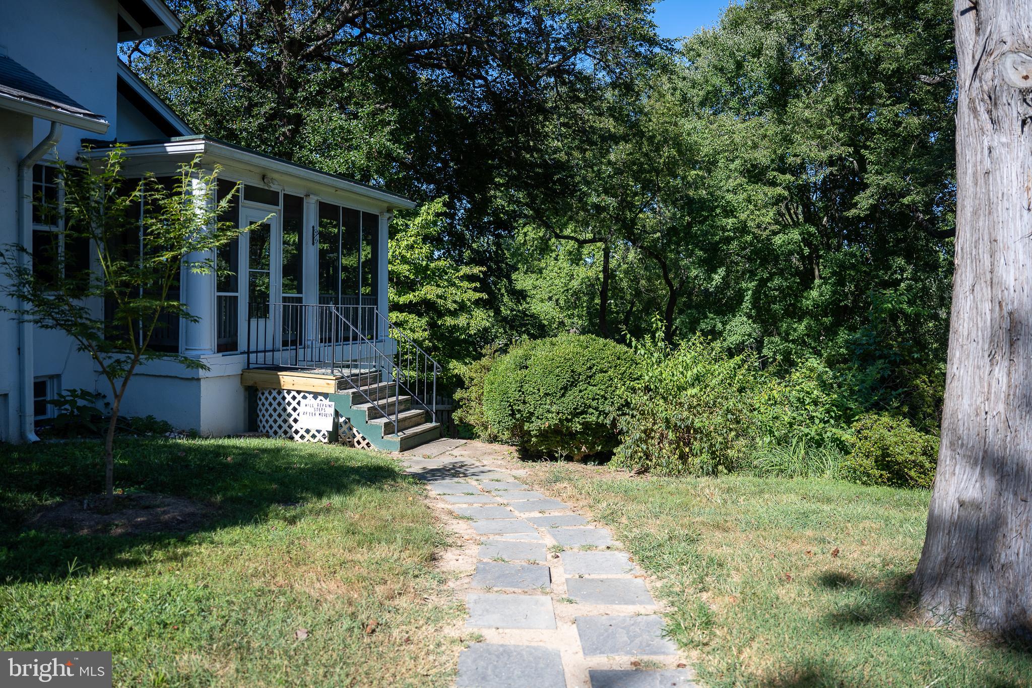 WELLINGTON VILLA - Residential Lease