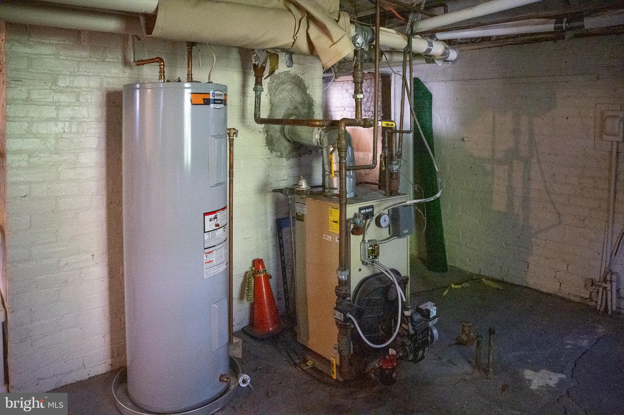 WELLINGTON VILLA - Residential Lease