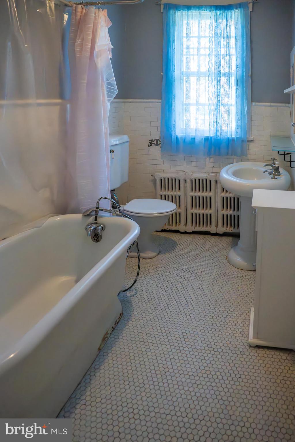 WELLINGTON VILLA - Residential Lease