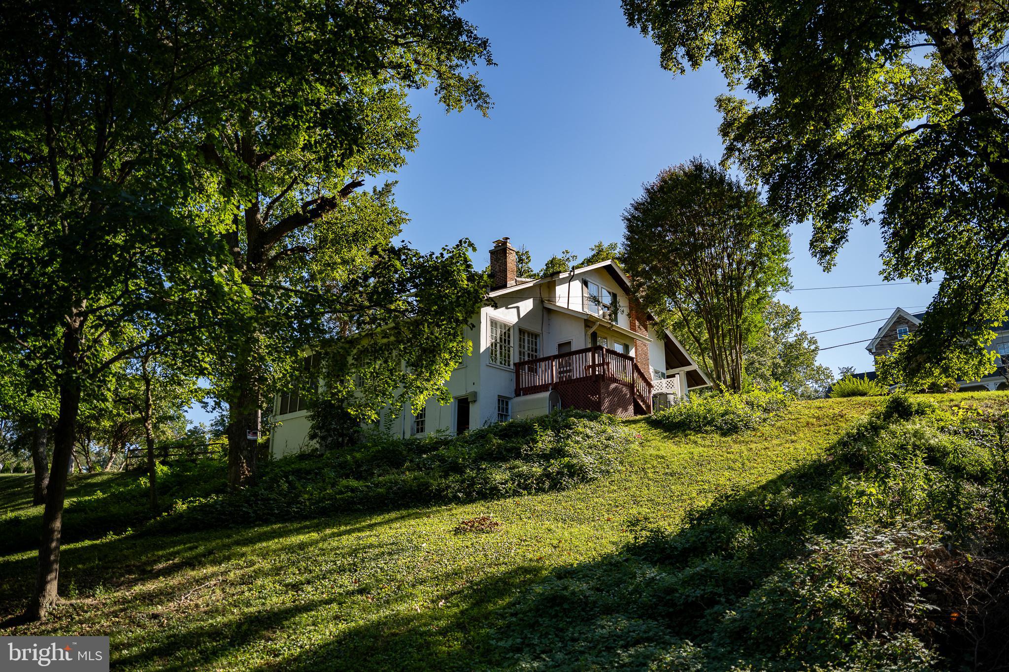 WELLINGTON VILLA - Residential Lease