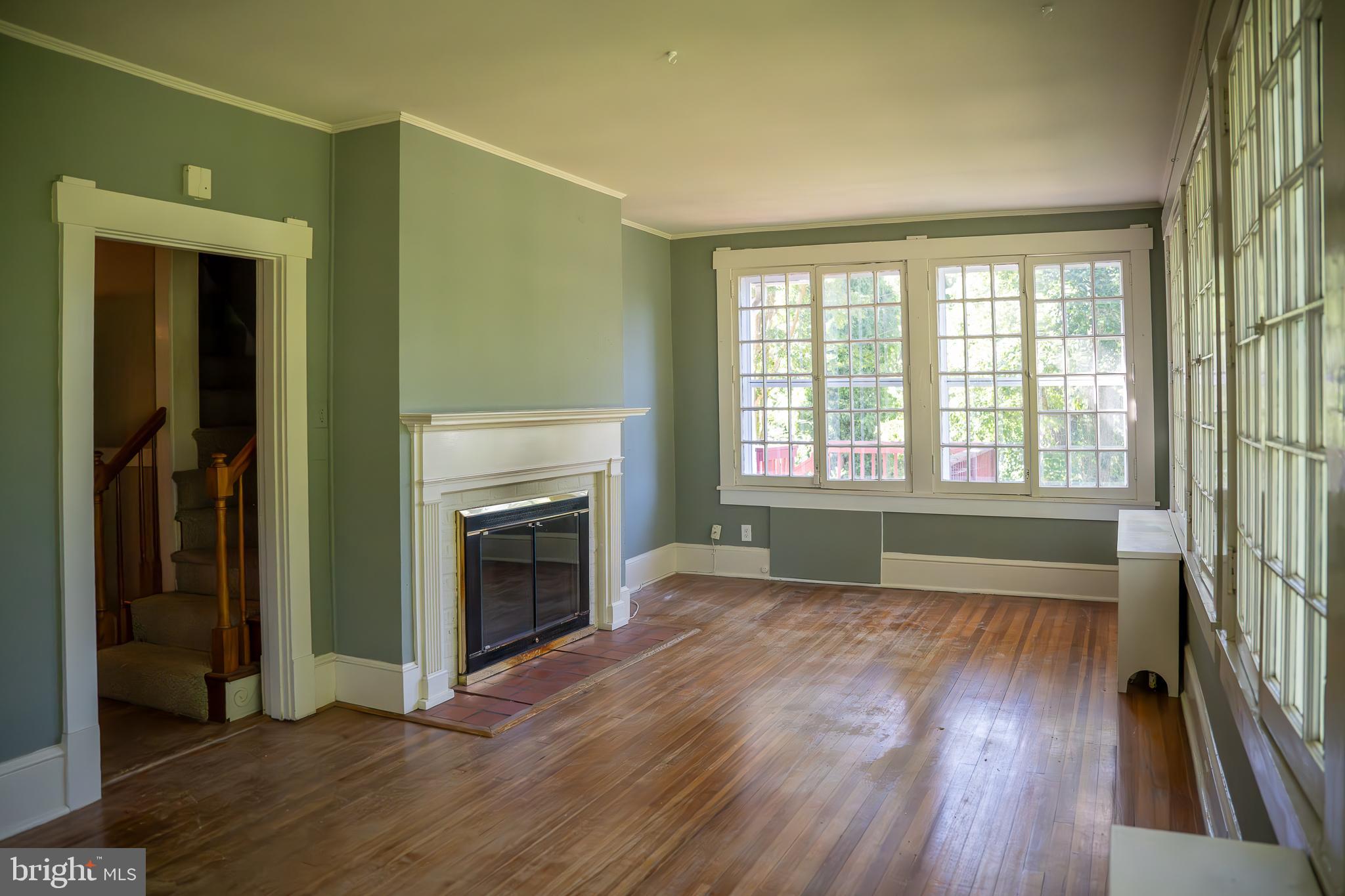 WELLINGTON VILLA - Residential Lease