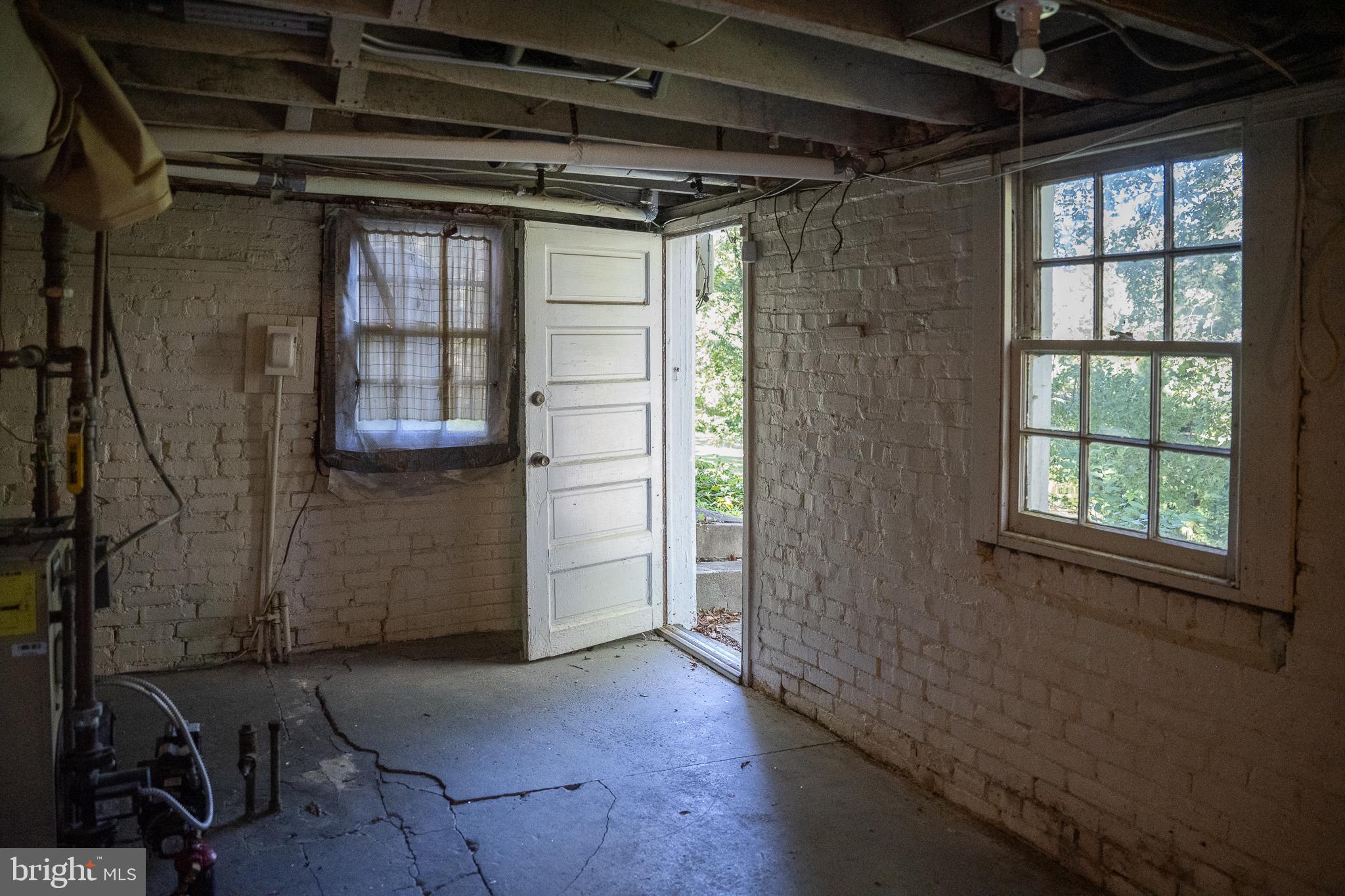 WELLINGTON VILLA - Residential Lease