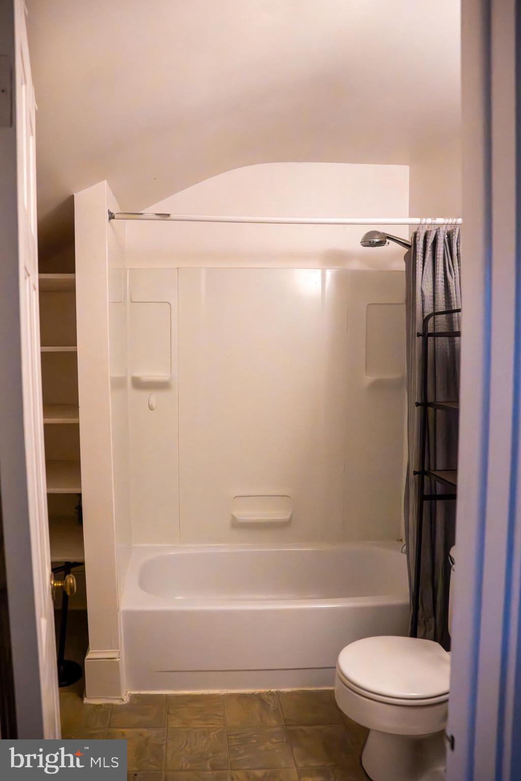 WELLINGTON VILLA - Residential Lease