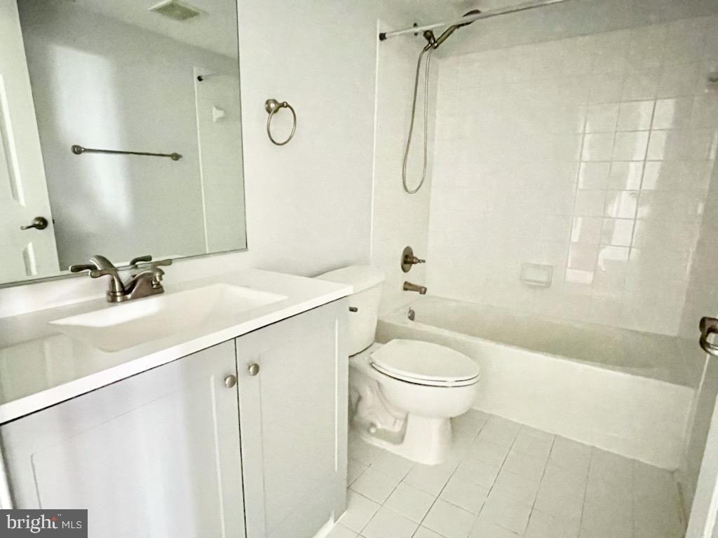 GREAT OAK - Residential Lease