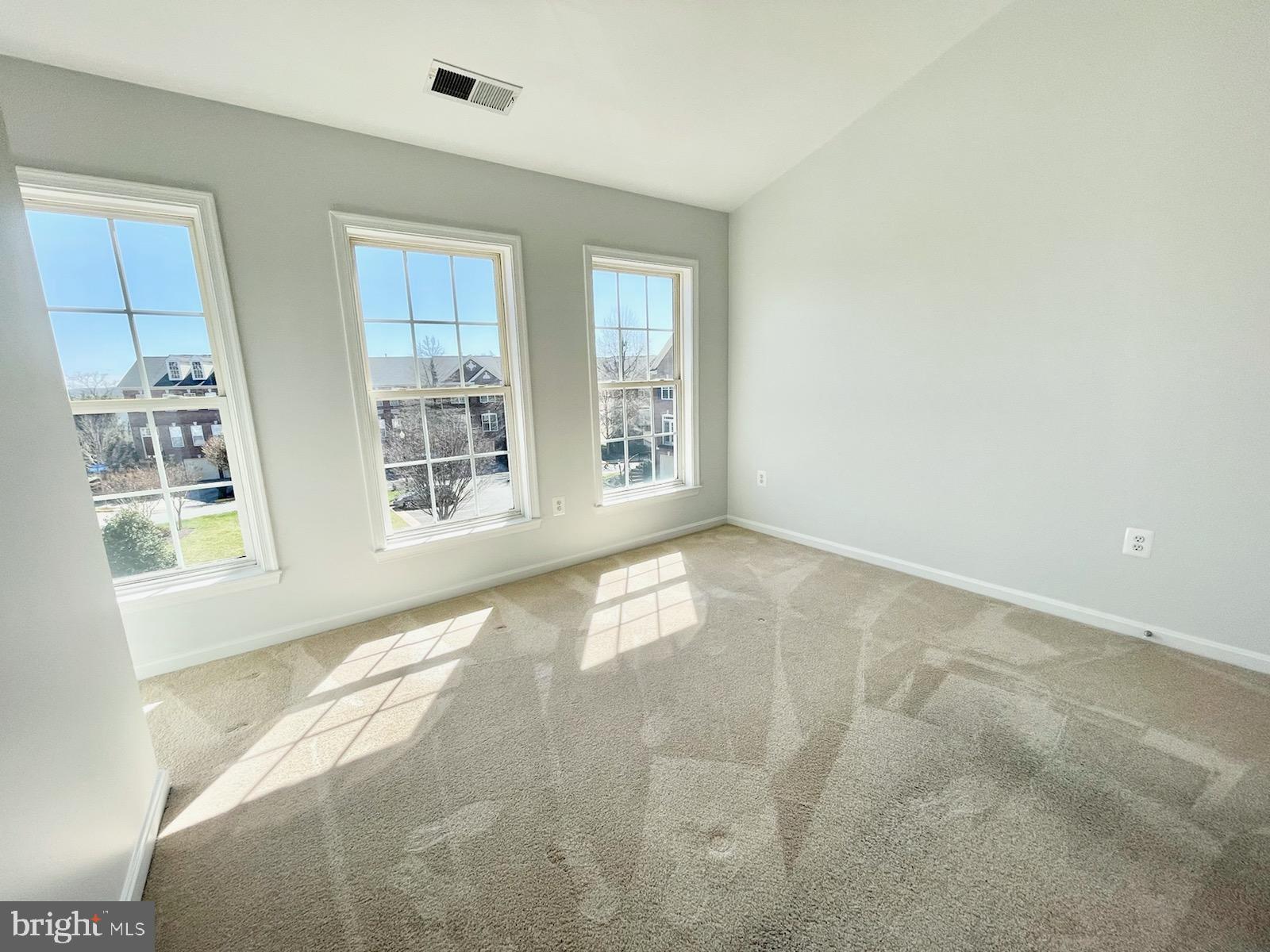 GREAT OAK - Residential Lease