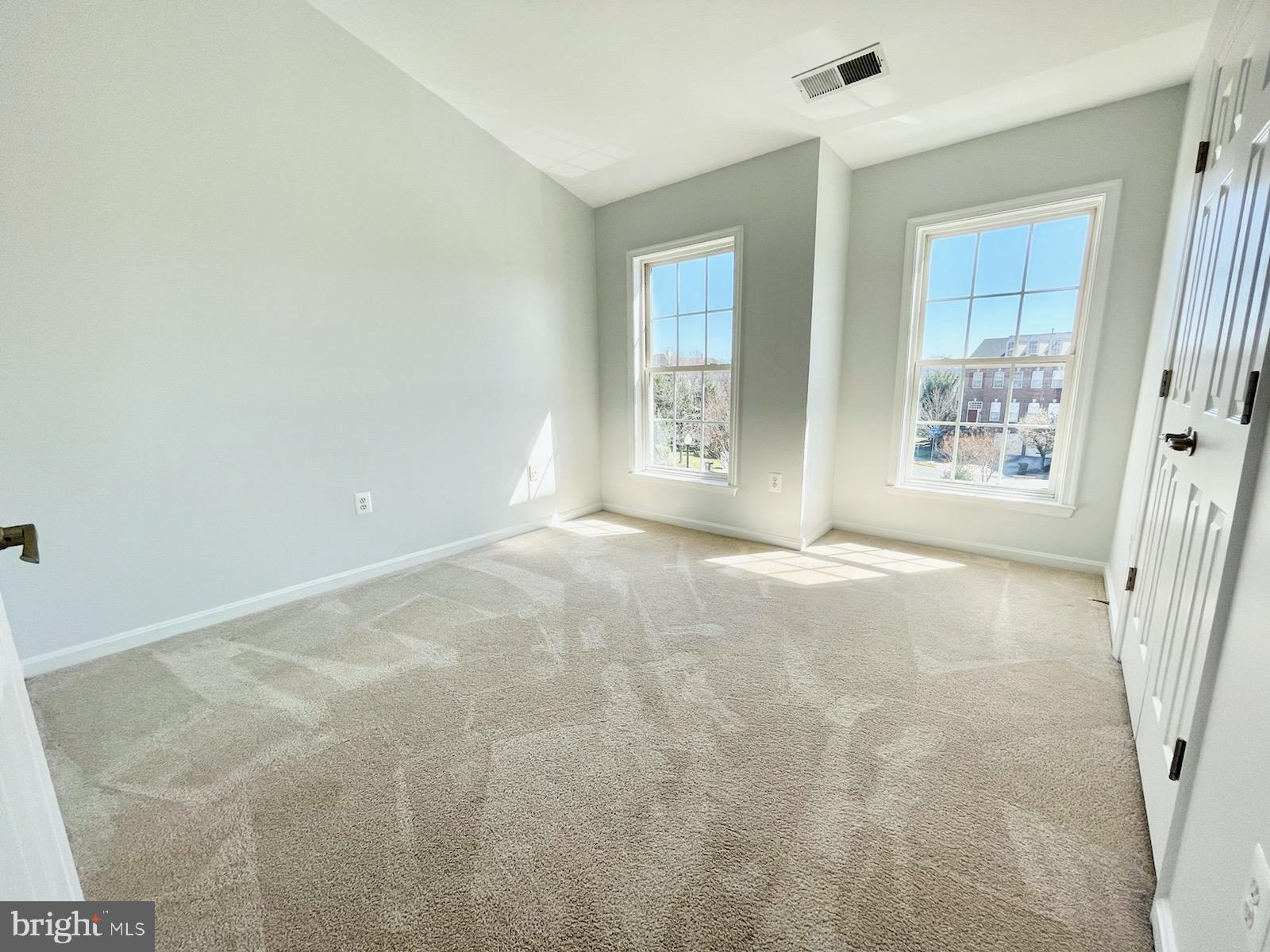 GREAT OAK - Residential Lease