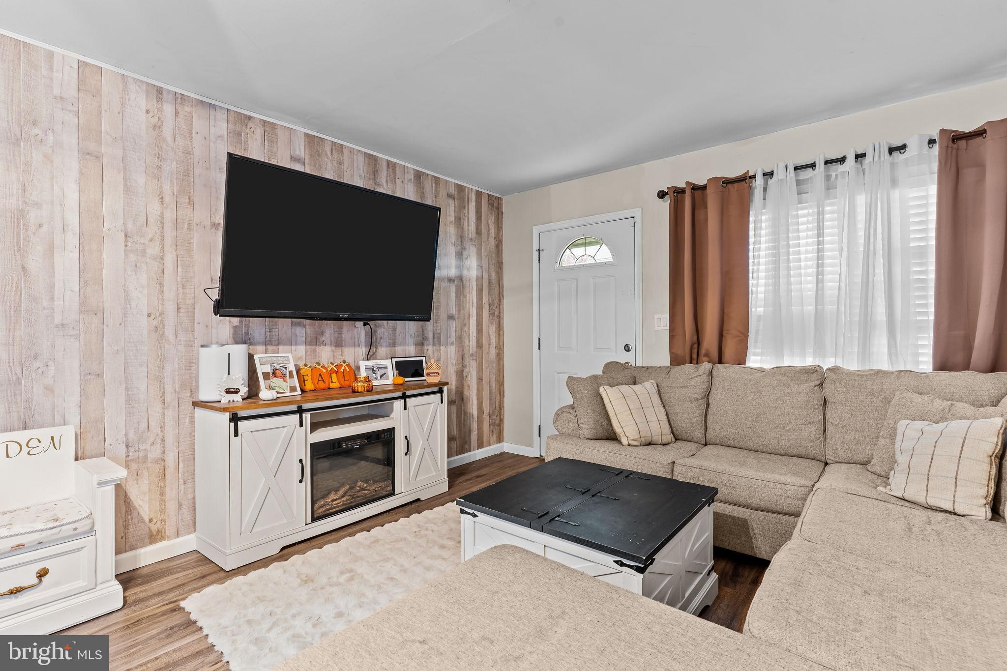 DOGWOOD HOLLOW - Residential