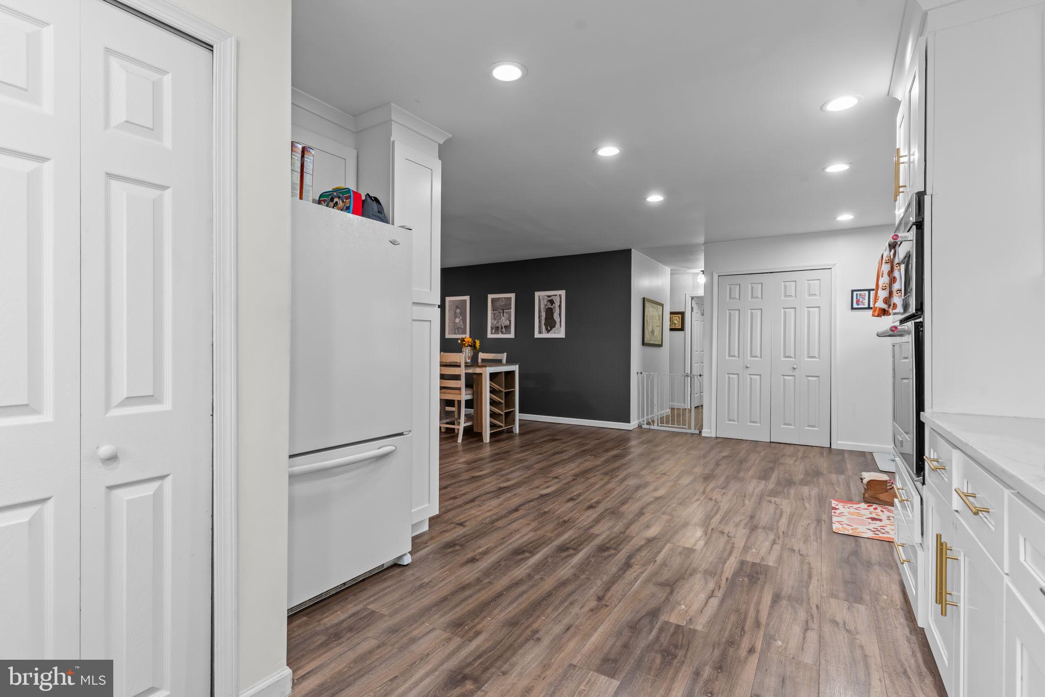 DOGWOOD HOLLOW - Residential