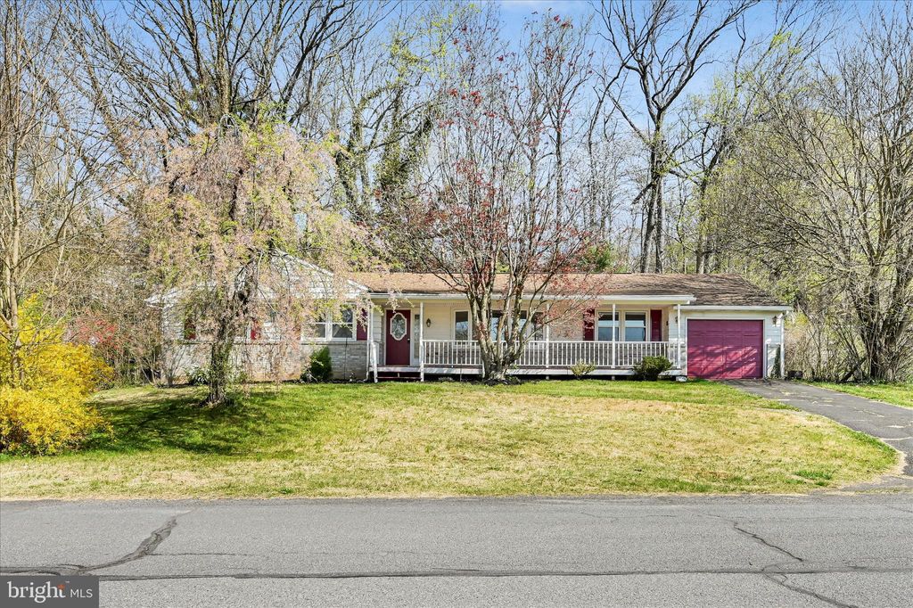 Photo of 515 Pine Hill Drive, PINE GROVE, PA 17963 (MLS # PASK2026648)