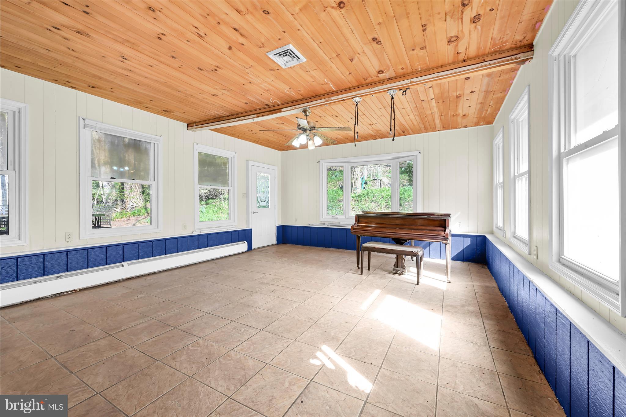 LEGION ACRES - Residential