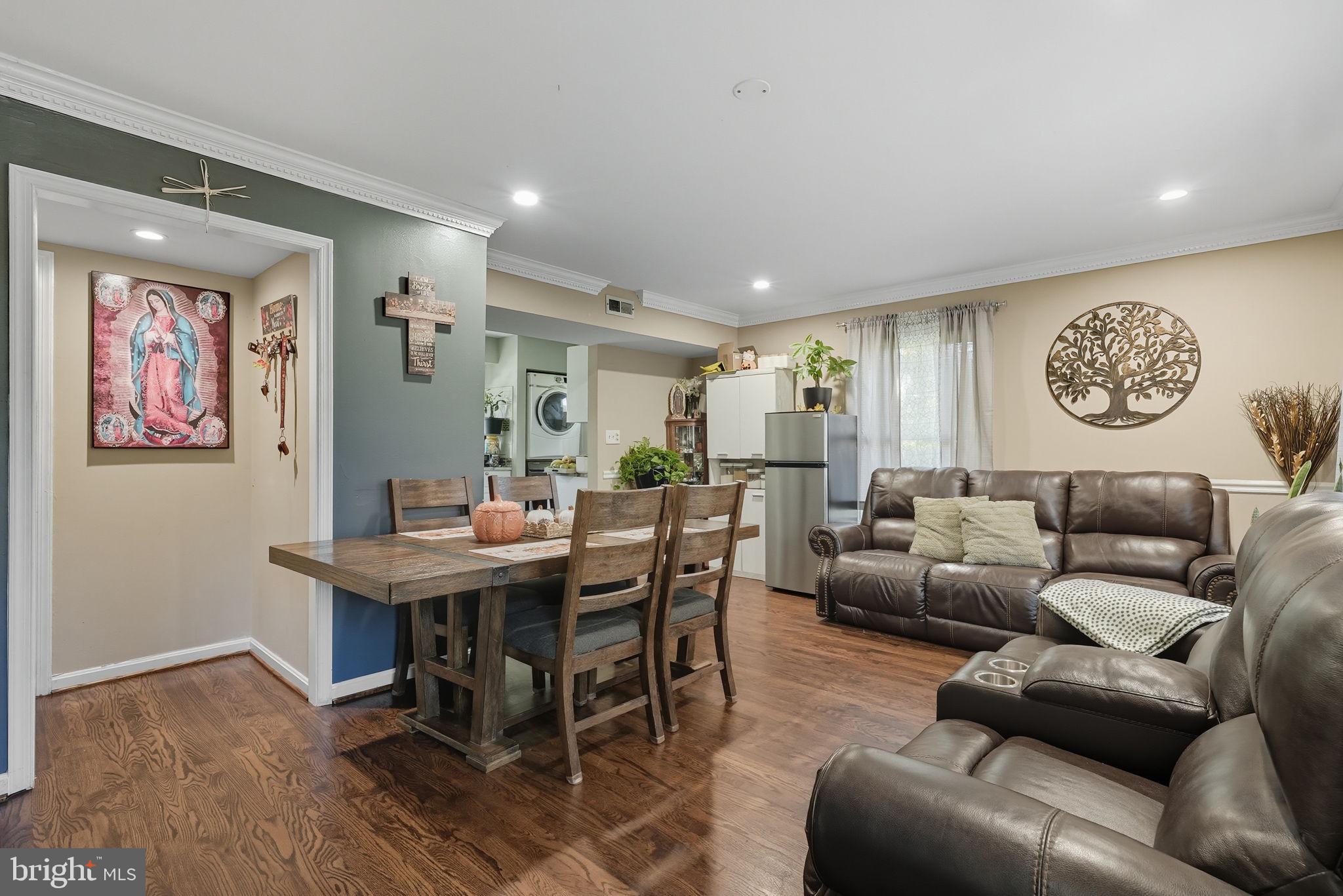 8401 YORKSHIRE LANE