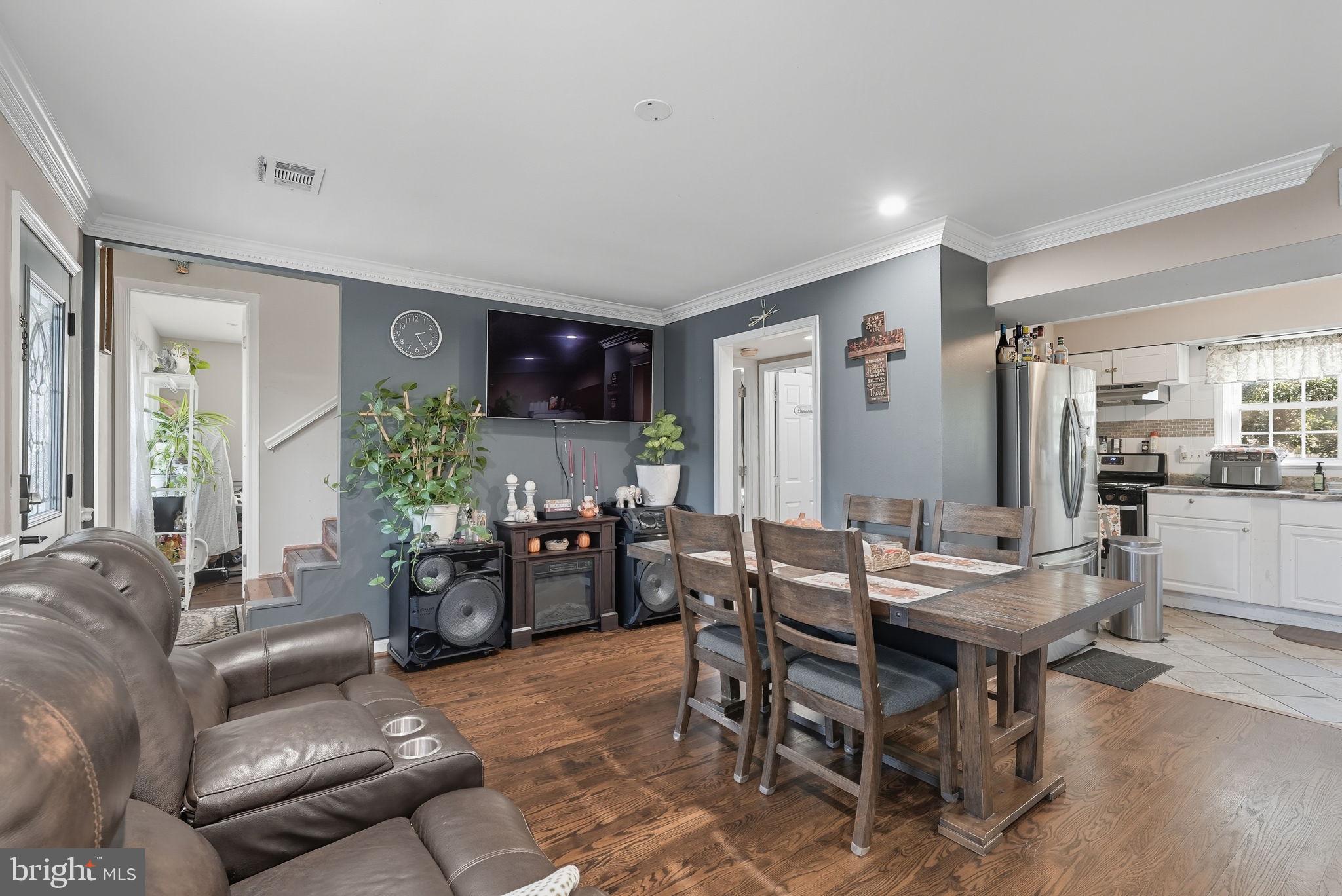 8401 YORKSHIRE LANE