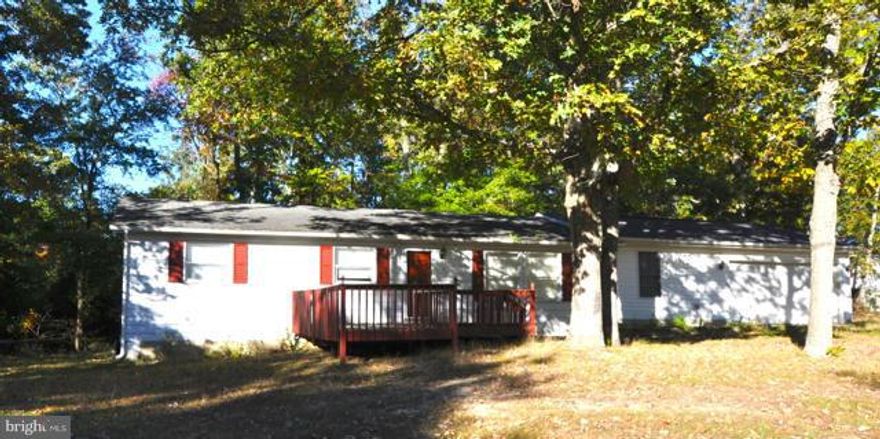 Must-See Rambler on this very large and private corner lot!  Enjoy all the amenities of the Chesapeake Ranch Club.  A Great Value at this price!