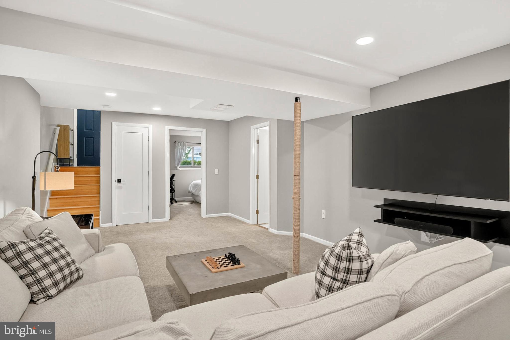 ULMSTEAD GARDENS - Residential