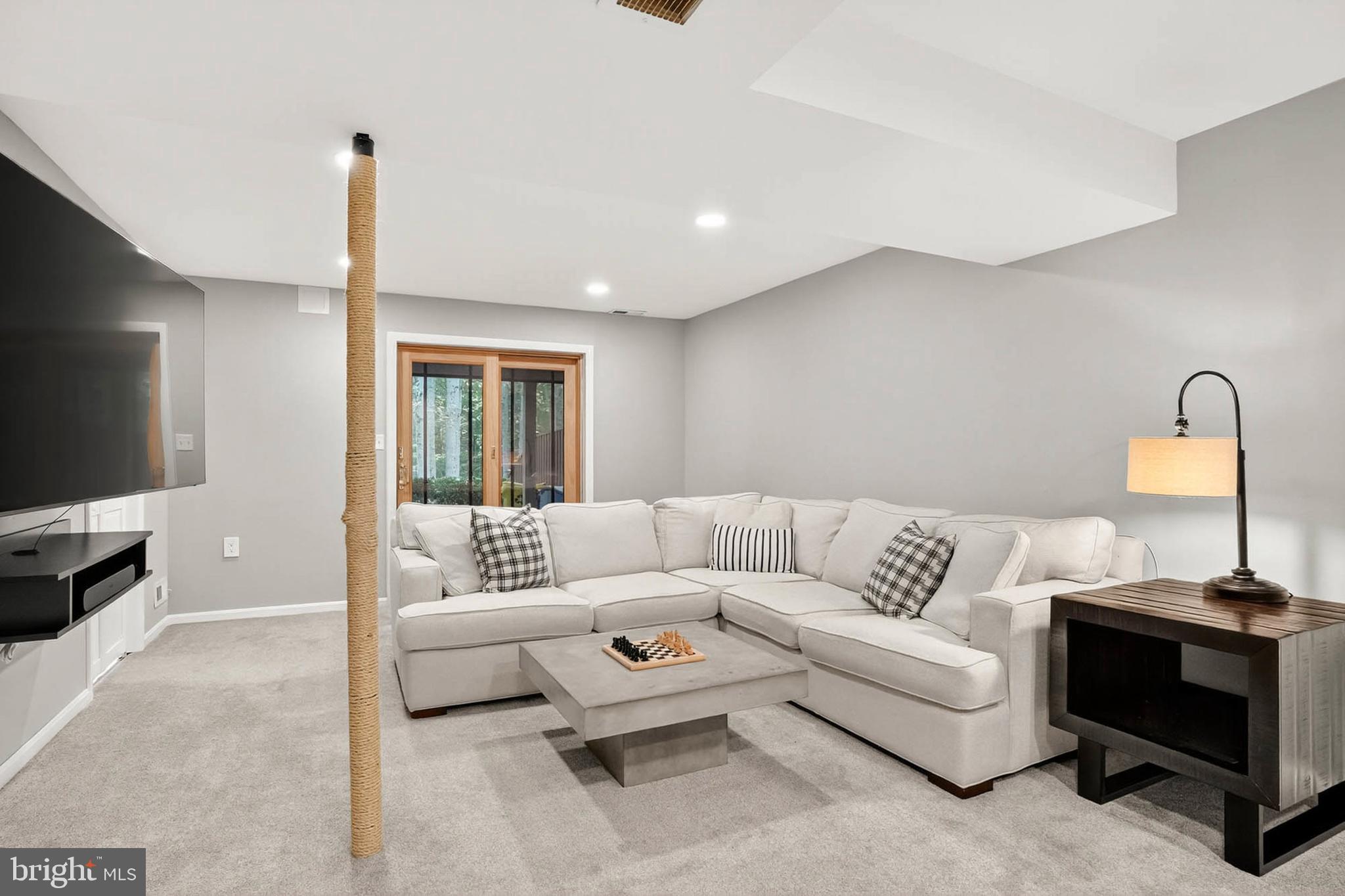 ULMSTEAD GARDENS - Residential