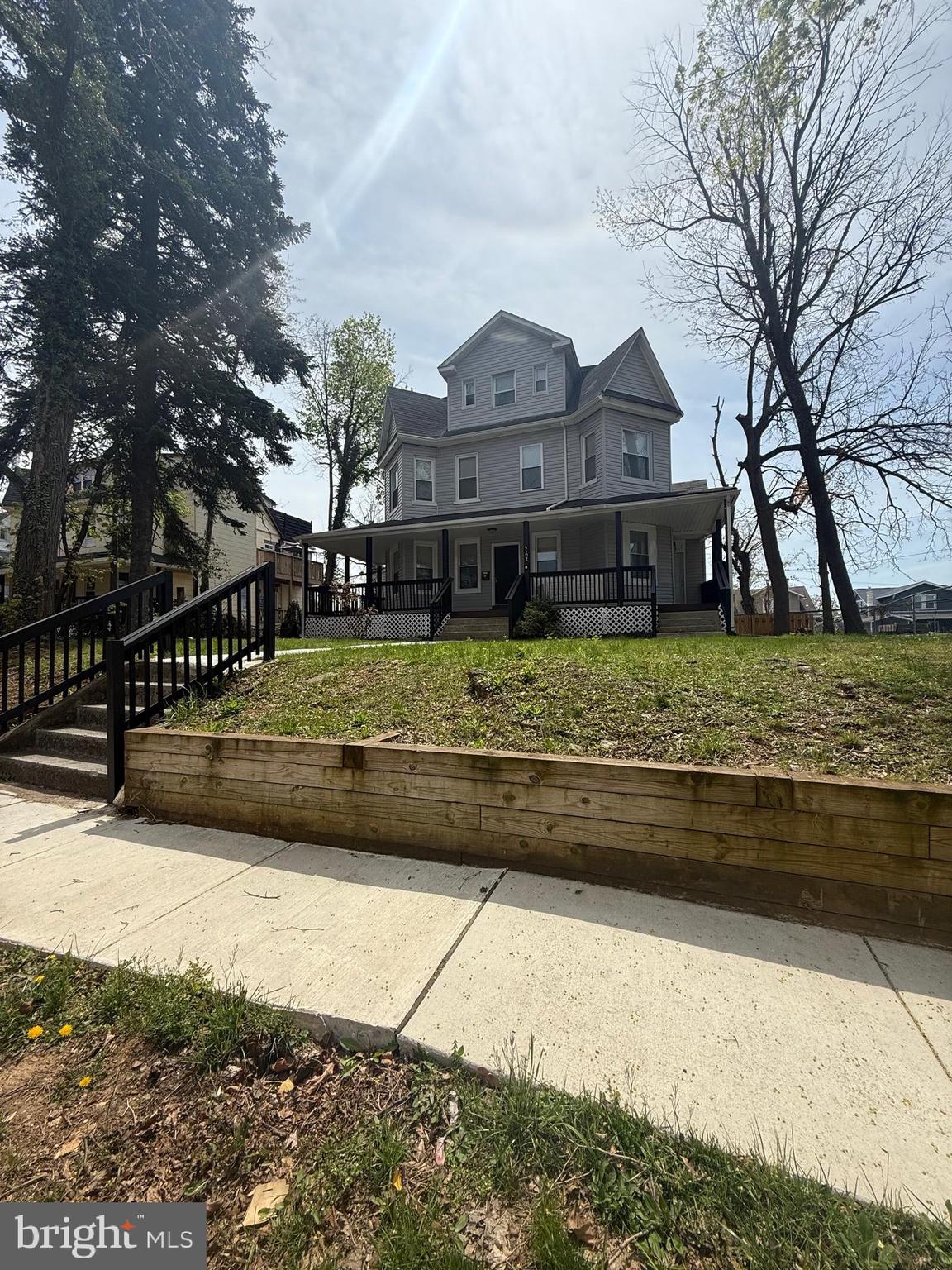 WEST ARLINGTON - Residential Lease