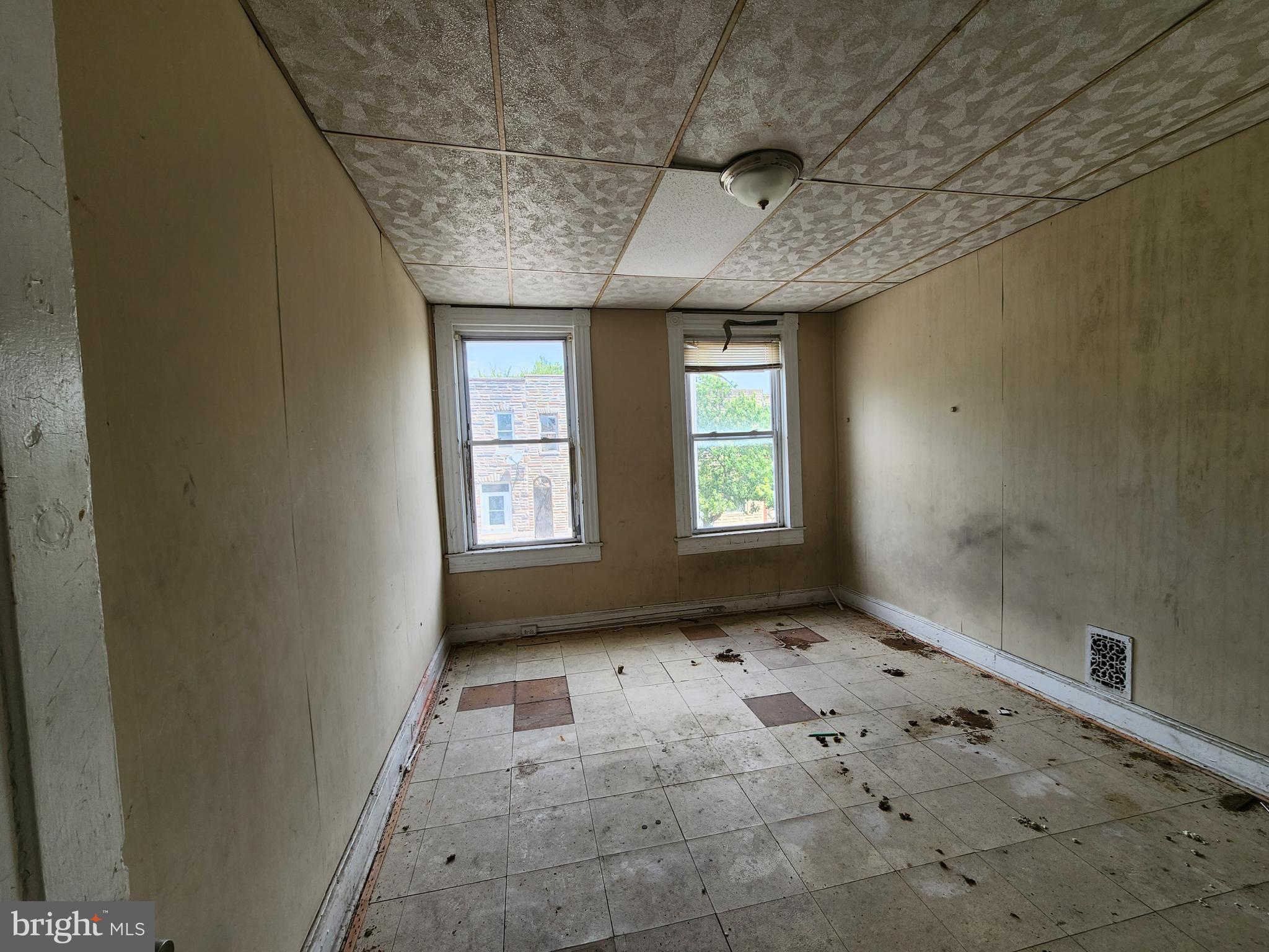 BROADWAY EAST - Residential